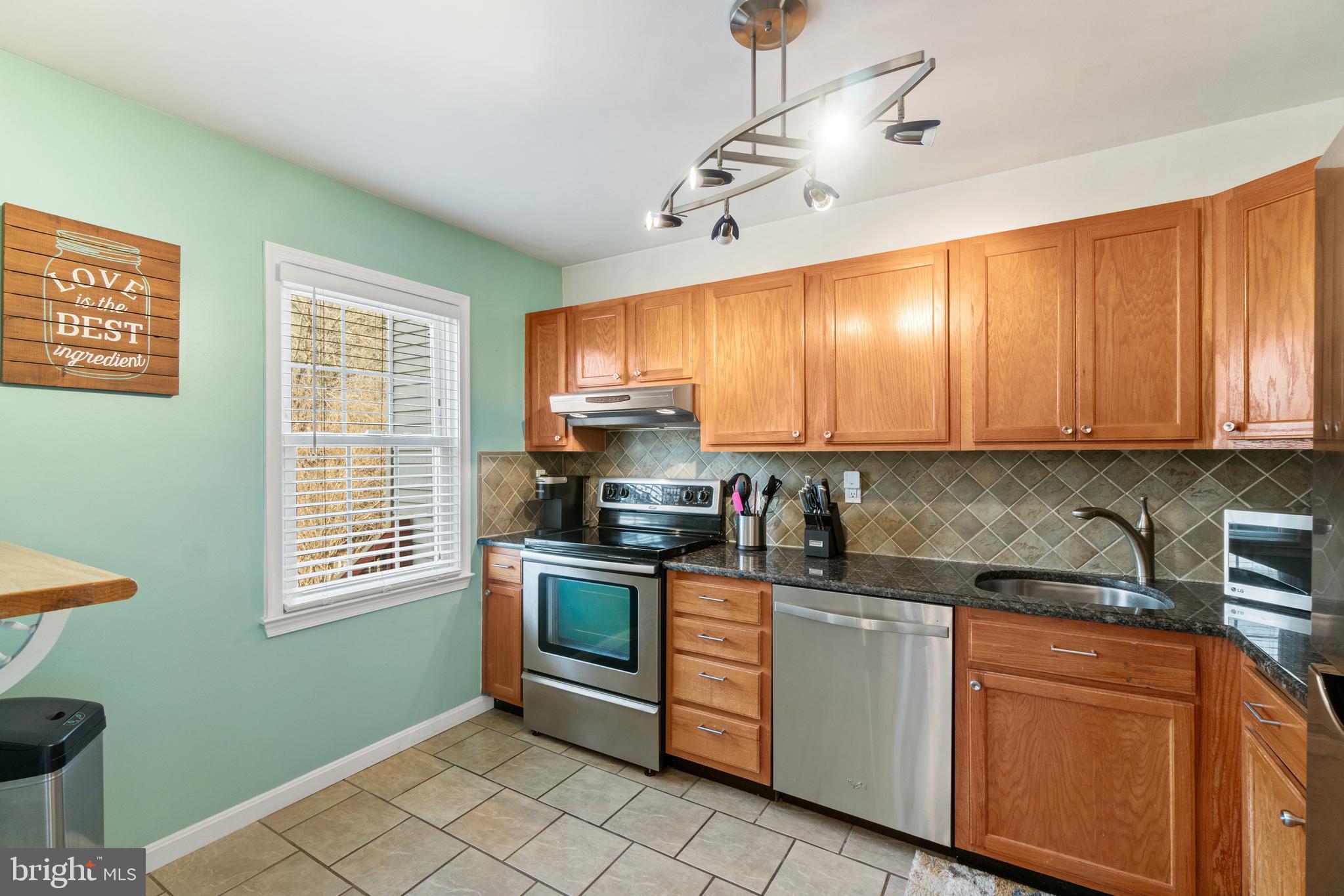 ELIZABETHS LANDING - Residential