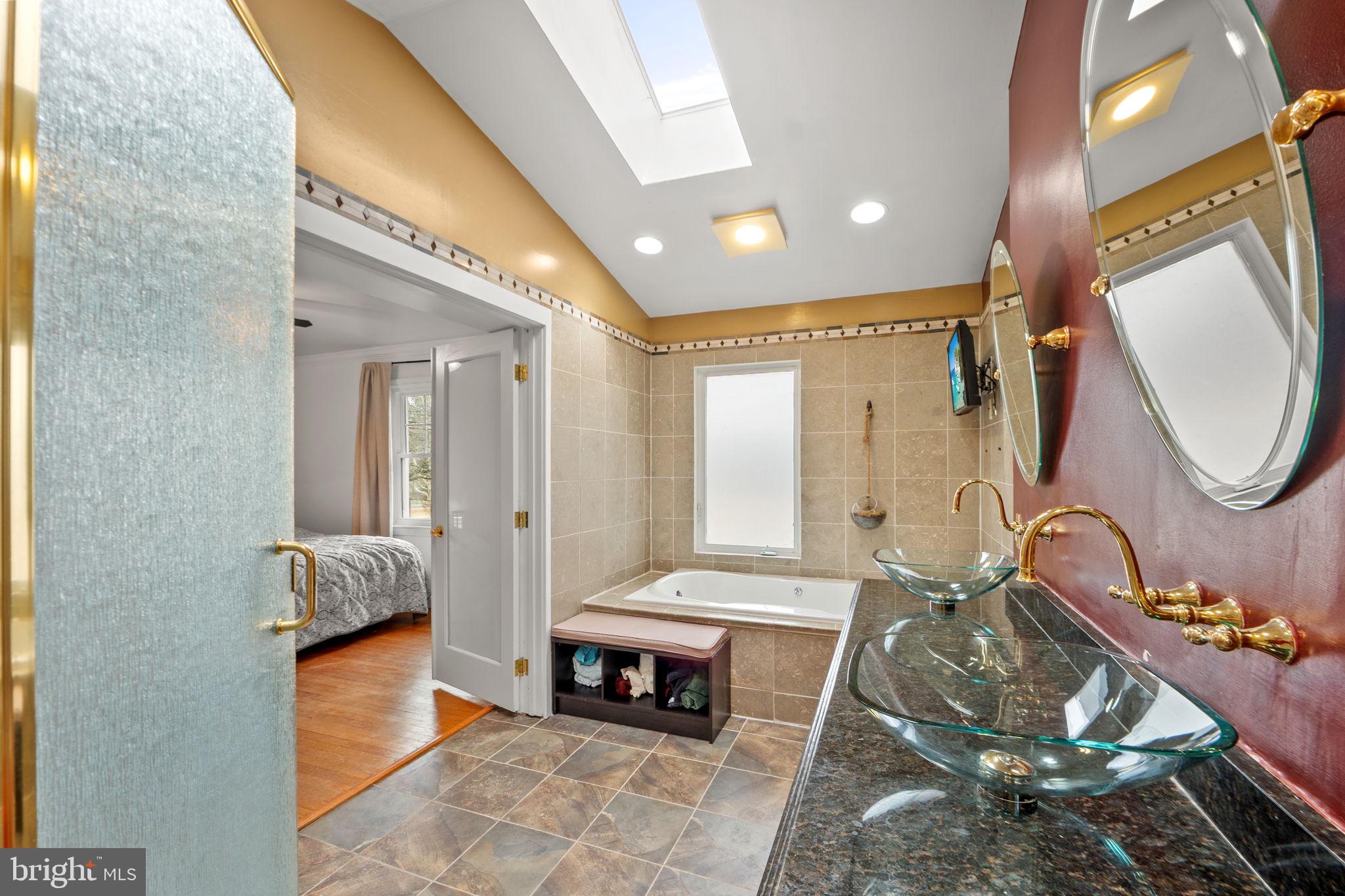 GLENVIEW - Residential