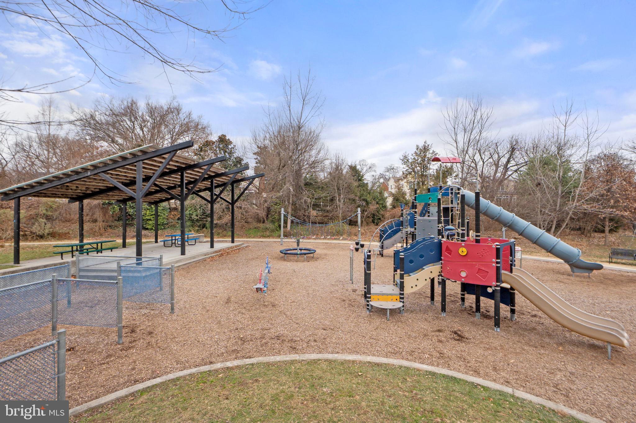 GLENVIEW - Residential