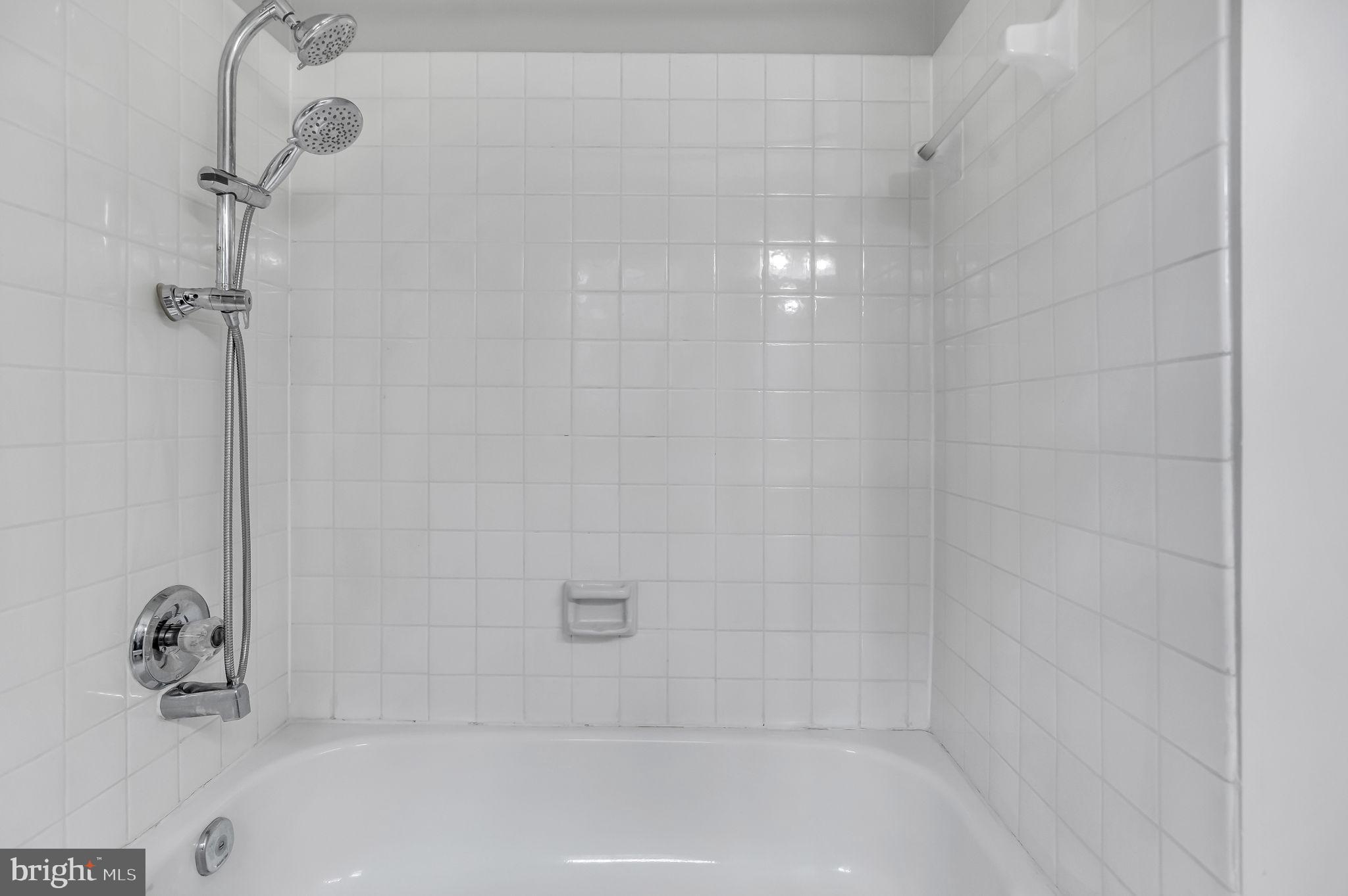 GLENWOOD MANOR - Residential Lease