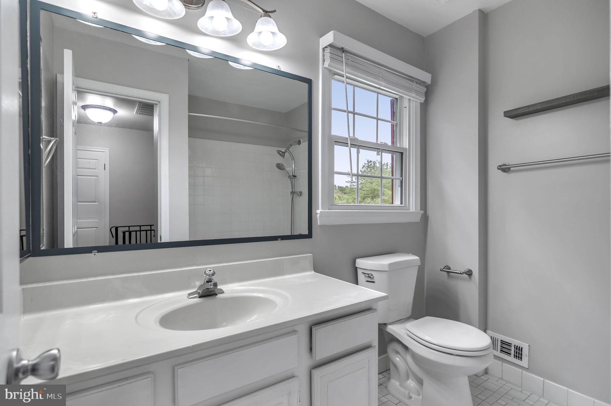 GLENWOOD MANOR - Residential Lease