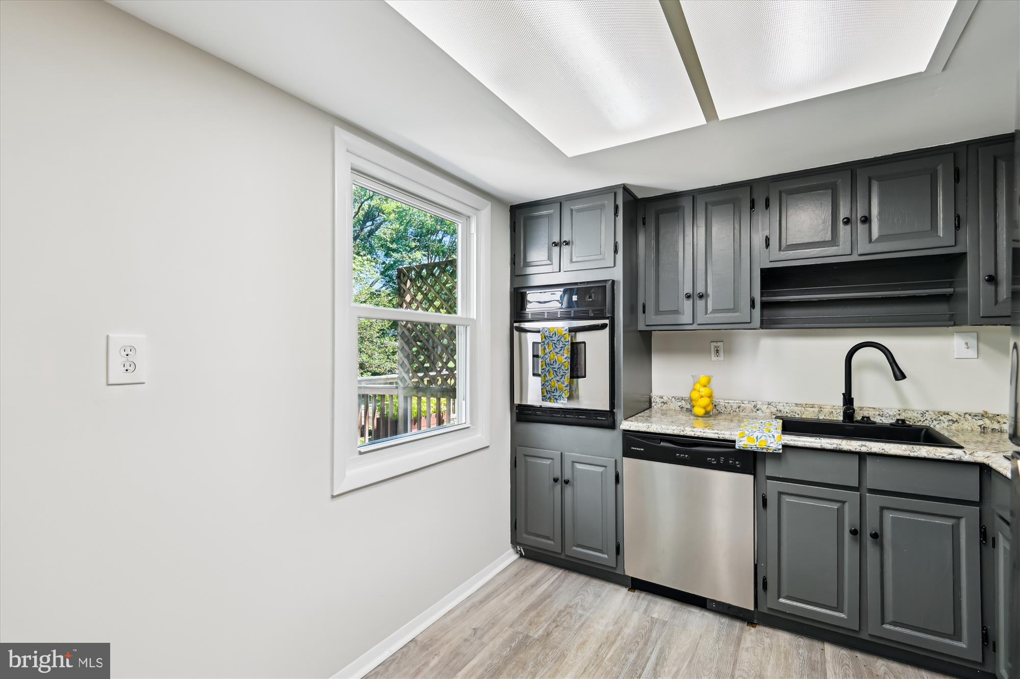 5499 GREEN DORY LANE