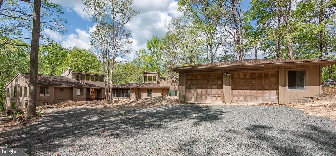 7322 LACKAWANNA DRIVE