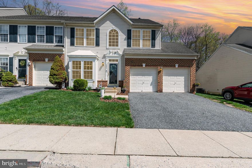 Nestled in the sought-out neighborhood in Hollywoods, this well-maintained home has a spacious living area, with a beautiful stone fireplace and a walk out to the large deck that's great for entertaining.  The bright eat-in kitchen has stainless steel appliances.  Who doesn't love a first-floor primary with an en-suite and first floor laundry?  The loft can be your office, a TV area, or a quiet place to escape.  The 2 bedrooms open up next to the loft, along with a full bath. Love to entertain?  This lower level is for you.  Enjoy movie nights with the surround sound.  There is a pool table and bar with bar stools for fun parties and hanging out.  This home has everything, it's beautiful, great for entertaining and all you need to do is move in.  Don't miss out on this gem.

**Condo fee tidbit! Along with lawn care, trash and recycling, the fees for includes replace schedule of the Roof (2027) Gutters and Downspouts (2027,2028) and Siding (2036)