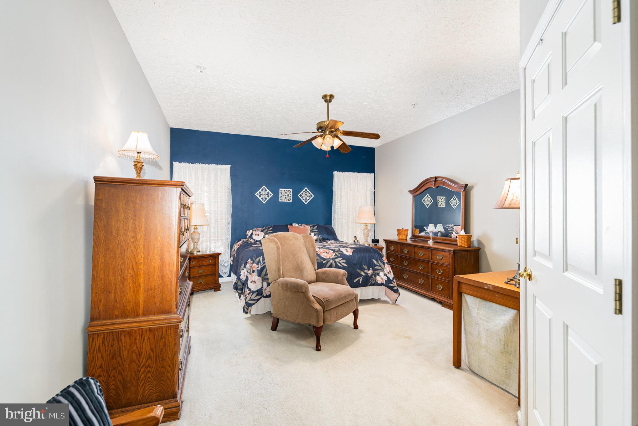 HOLLY WOODS CONDOMINIUMS - Residential