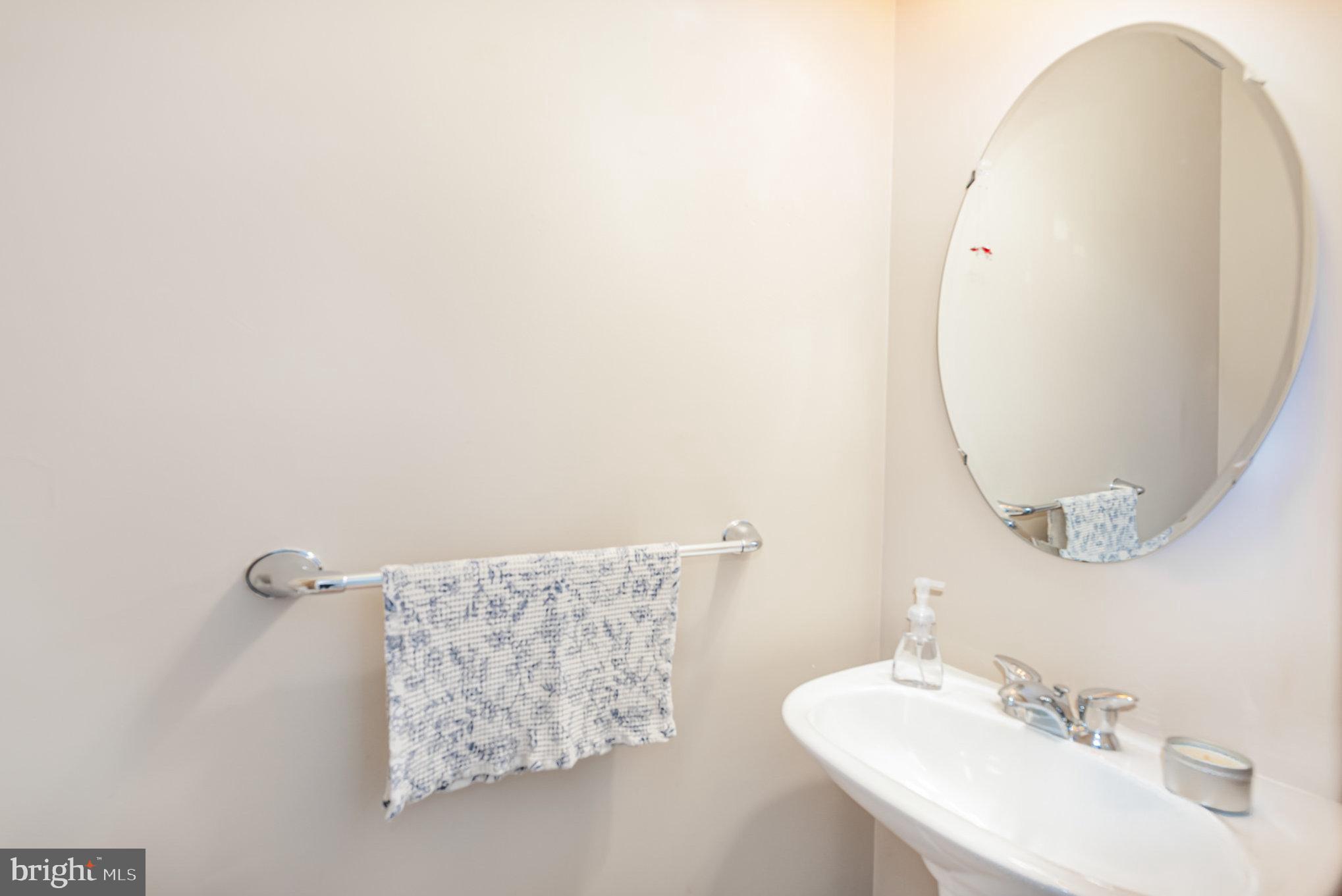 HOLLY WOODS CONDOMINIUMS - Residential