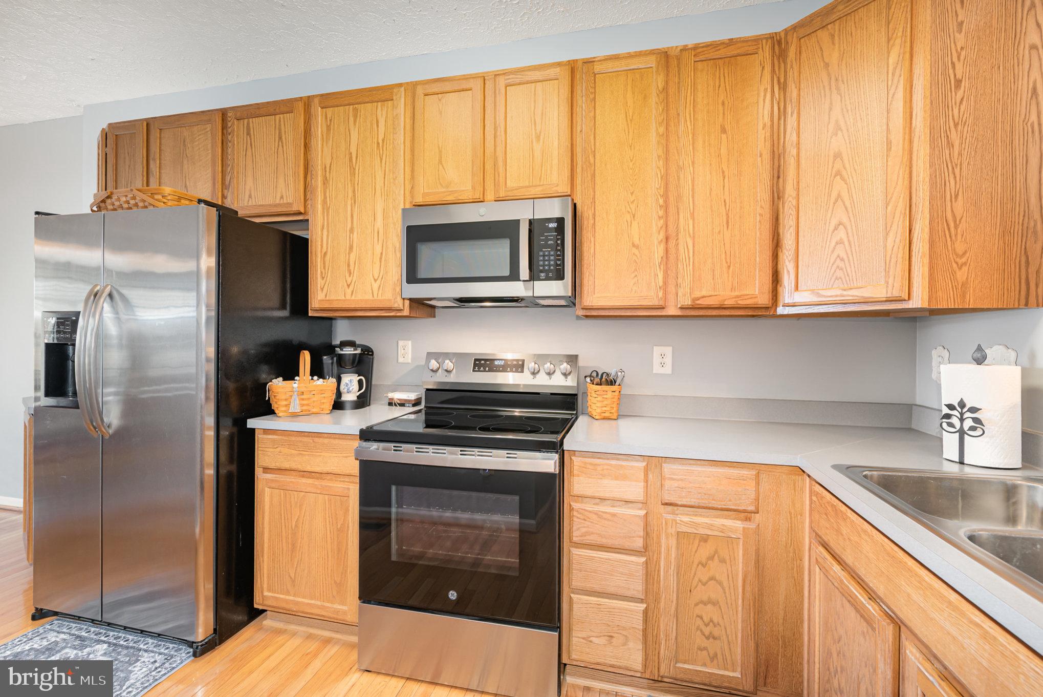 HOLLY WOODS CONDOMINIUMS - Residential