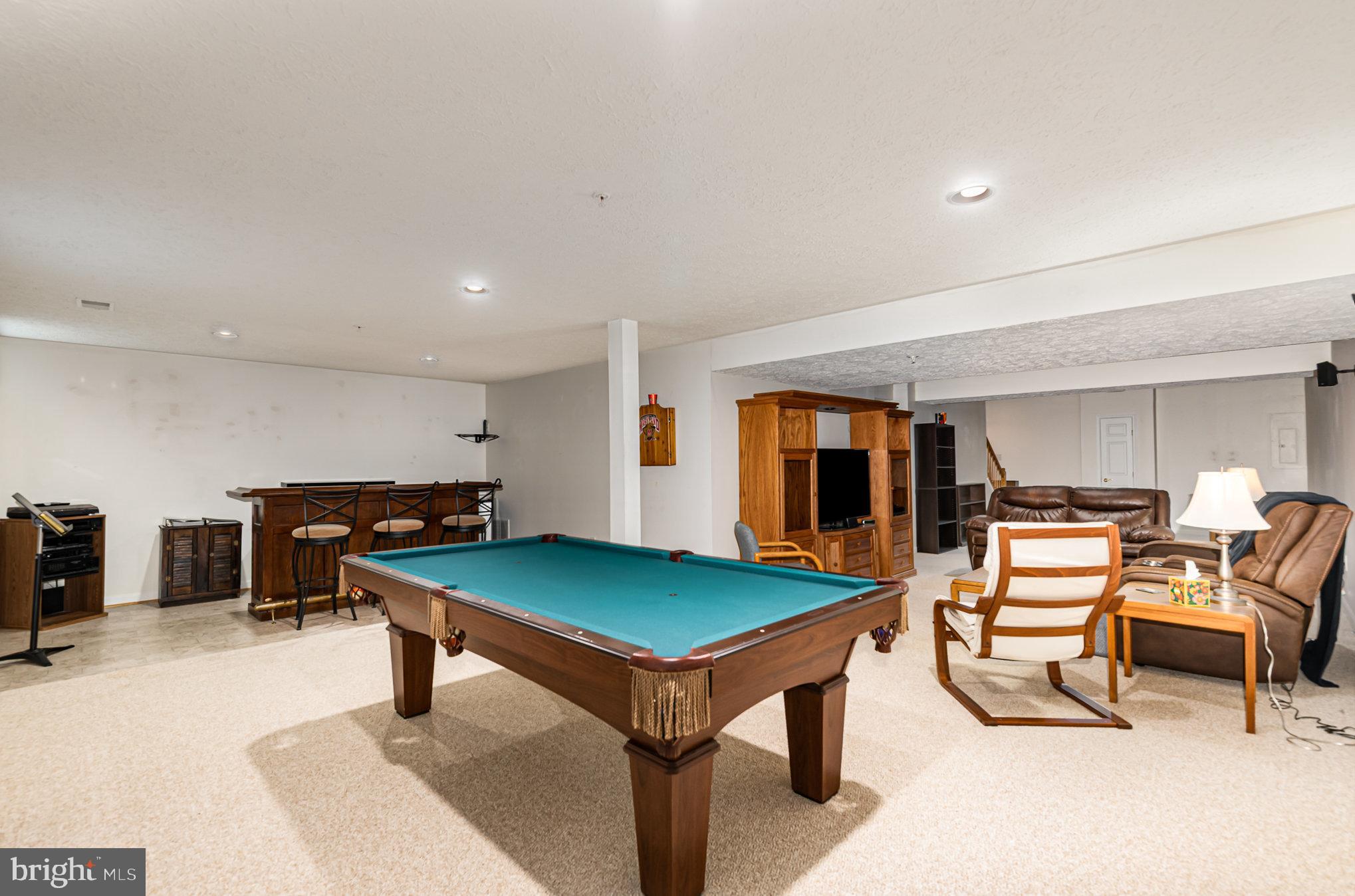 HOLLY WOODS CONDOMINIUMS - Residential