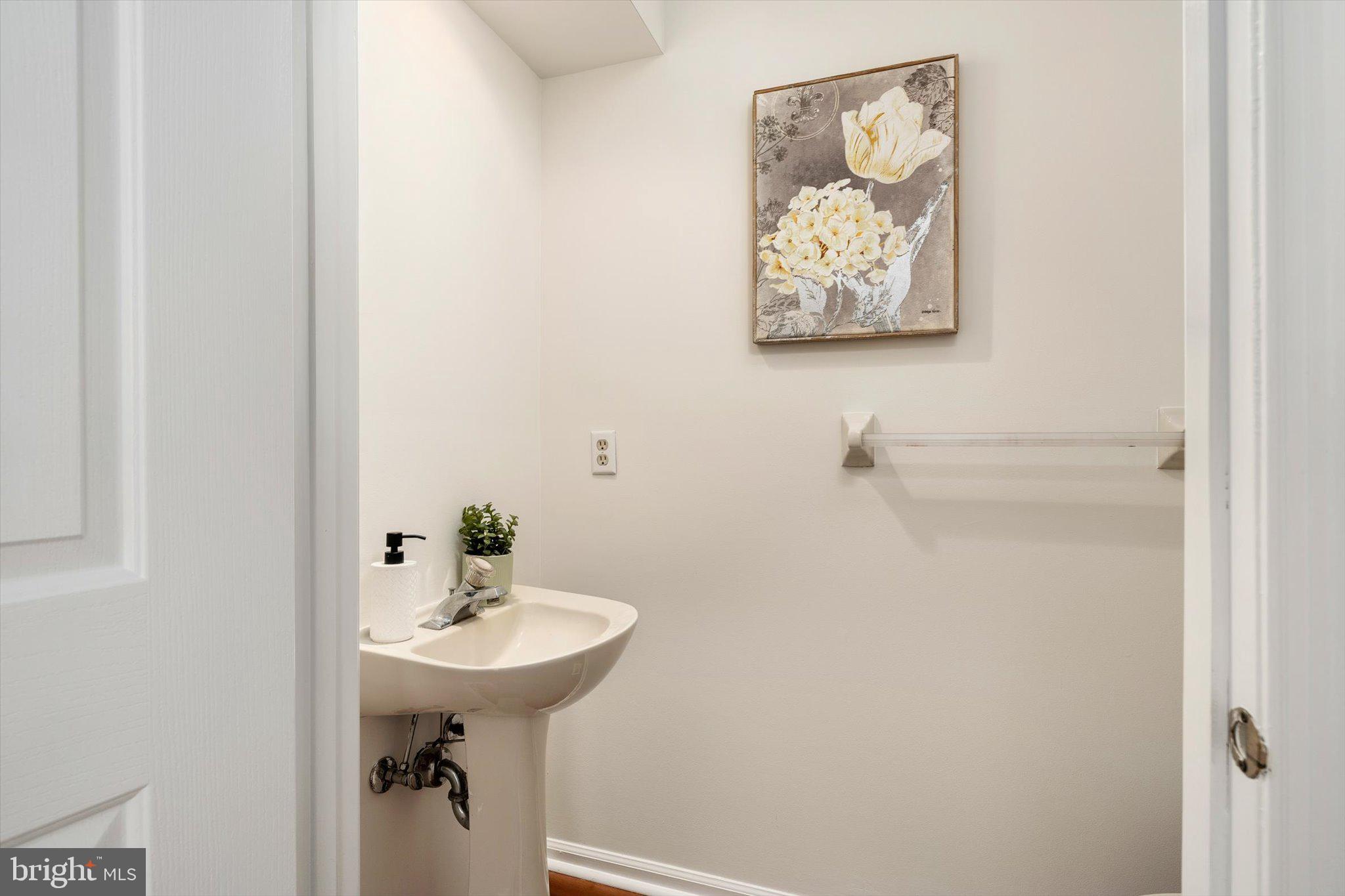 7 BENJAMIN RUSH LANE