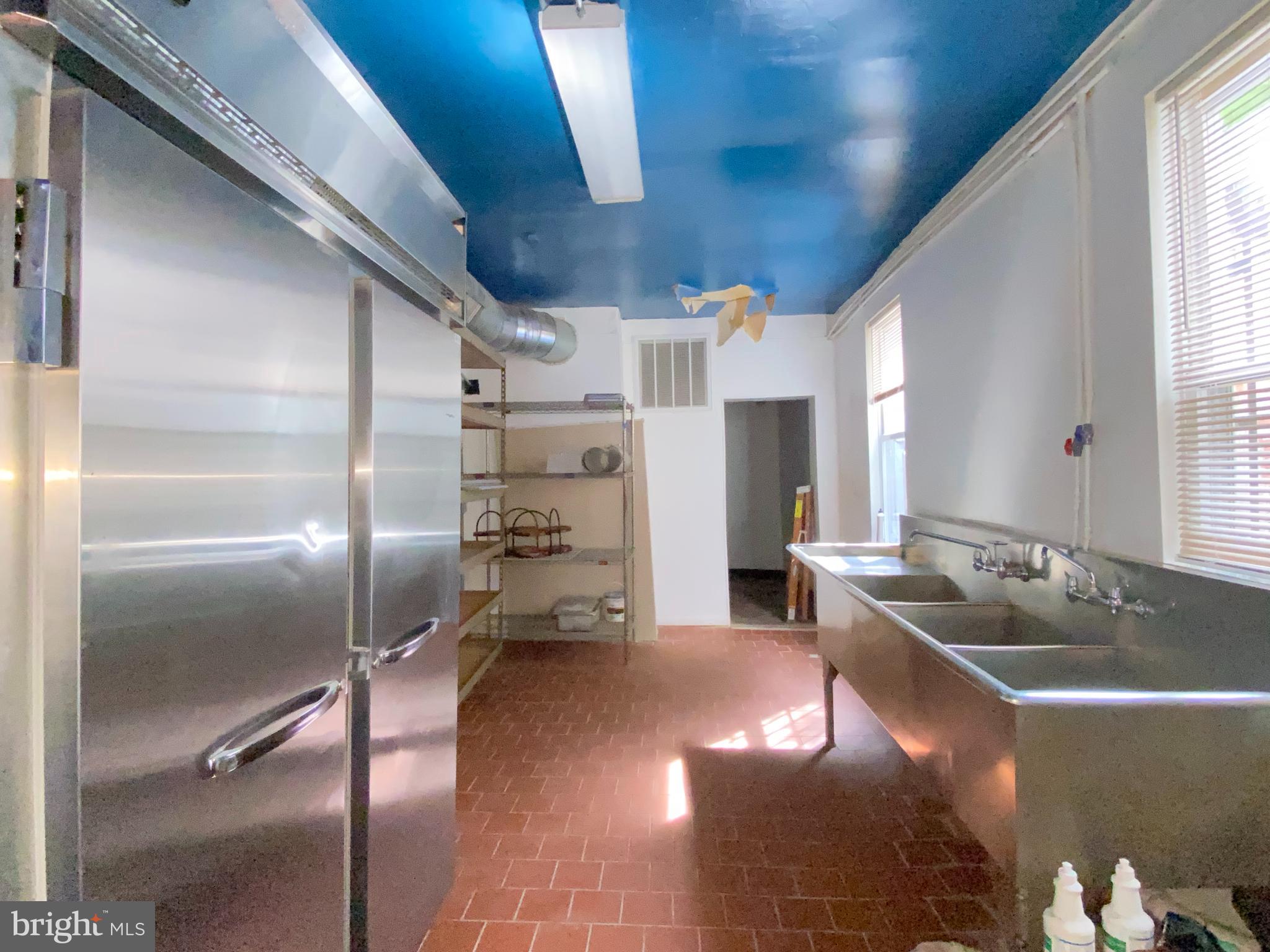 WASHINGTON VILLAGE - Commercial Lease