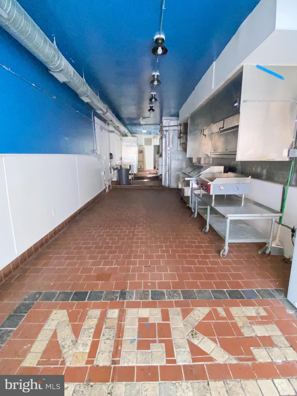 WASHINGTON VILLAGE - Commercial Lease