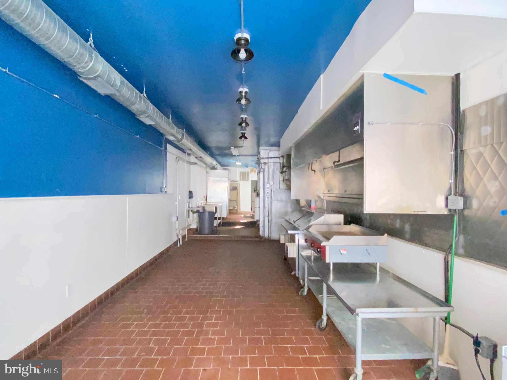 WASHINGTON VILLAGE - Commercial Lease