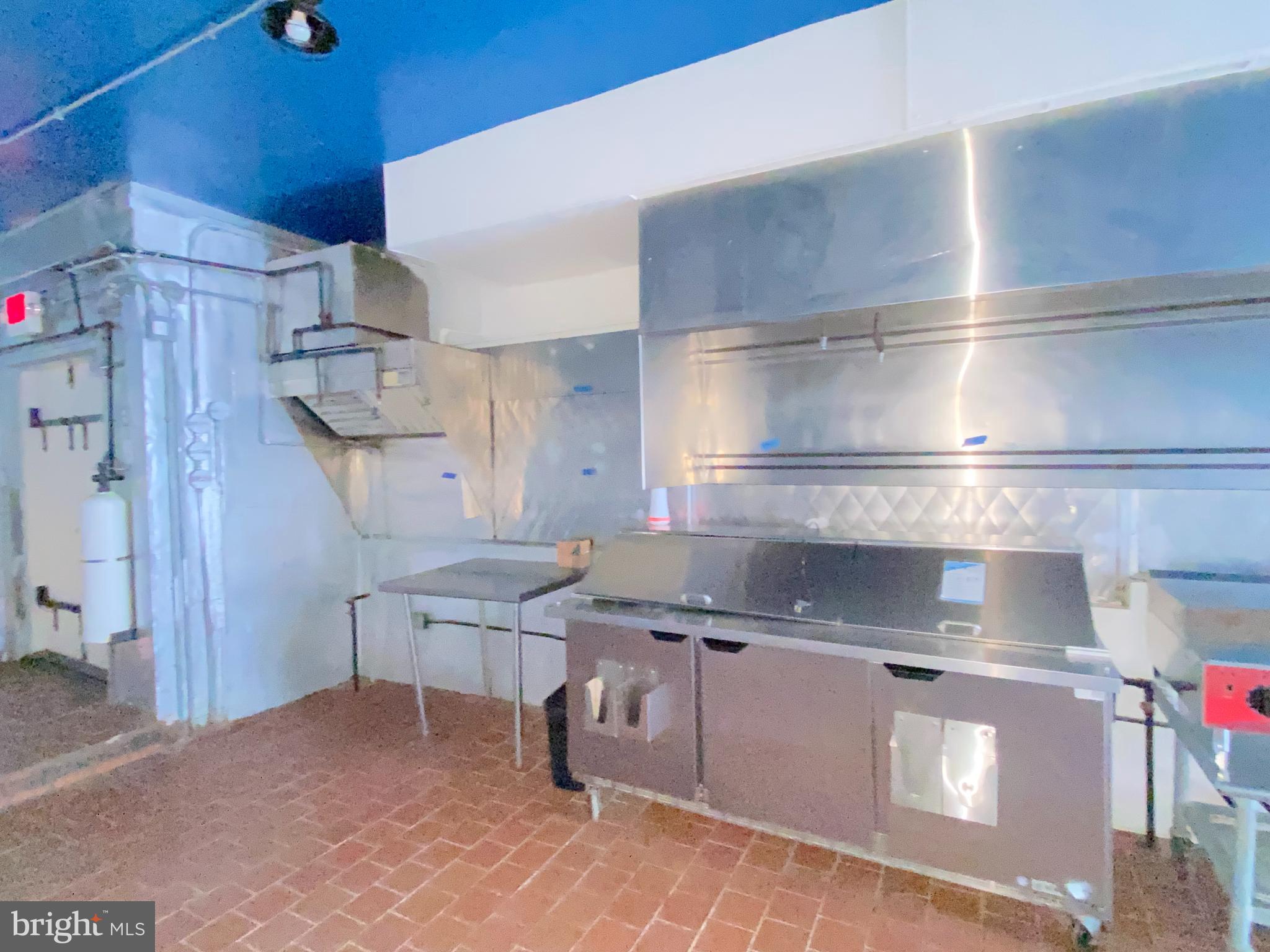 WASHINGTON VILLAGE - Commercial Lease