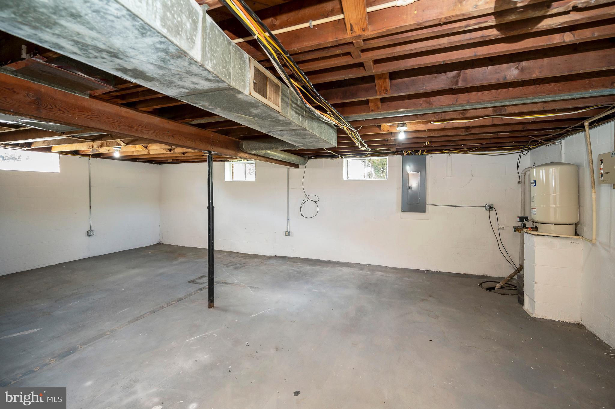 NORTH STAFFORD - Residential Lease