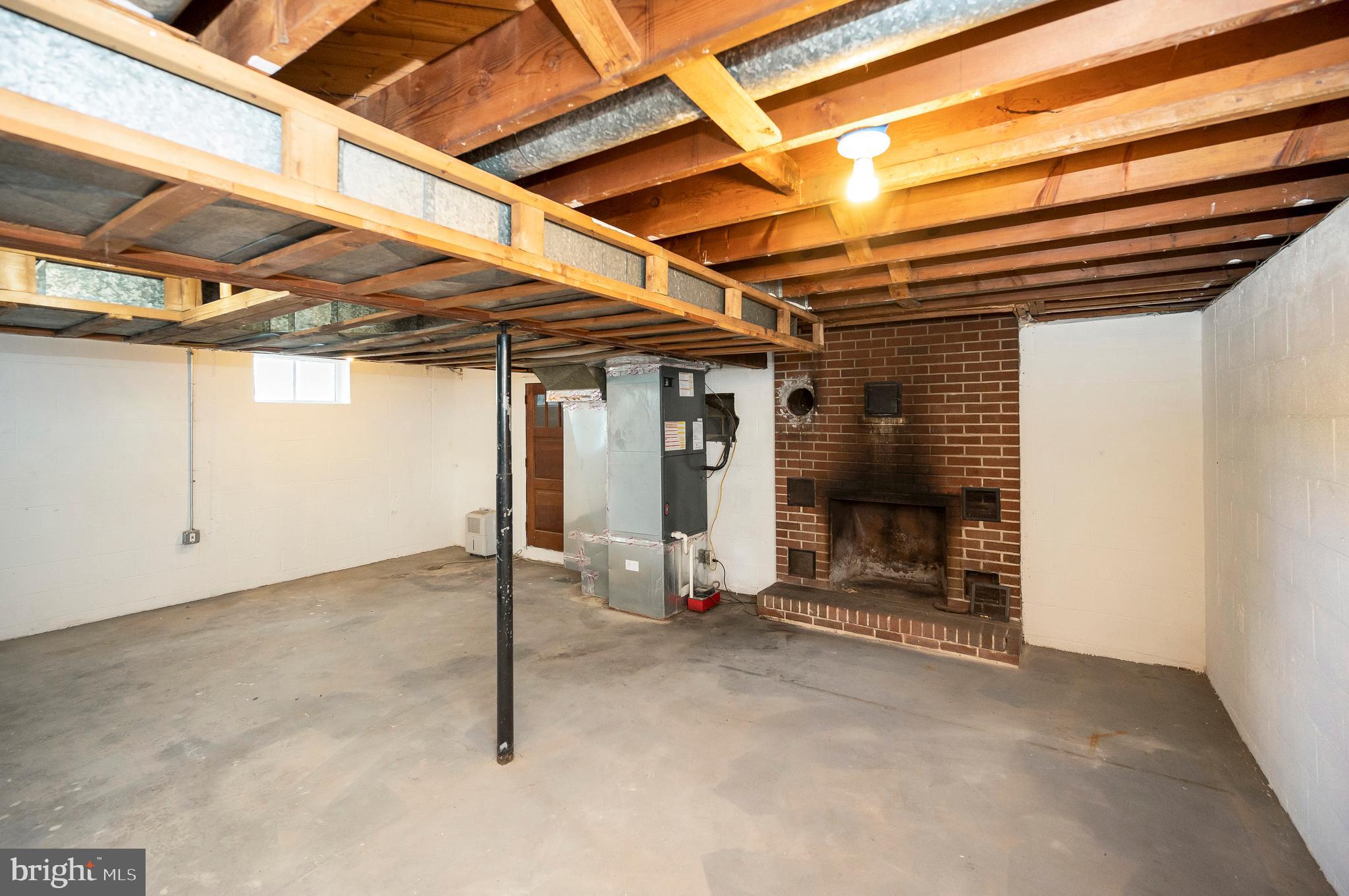 NORTH STAFFORD - Residential Lease