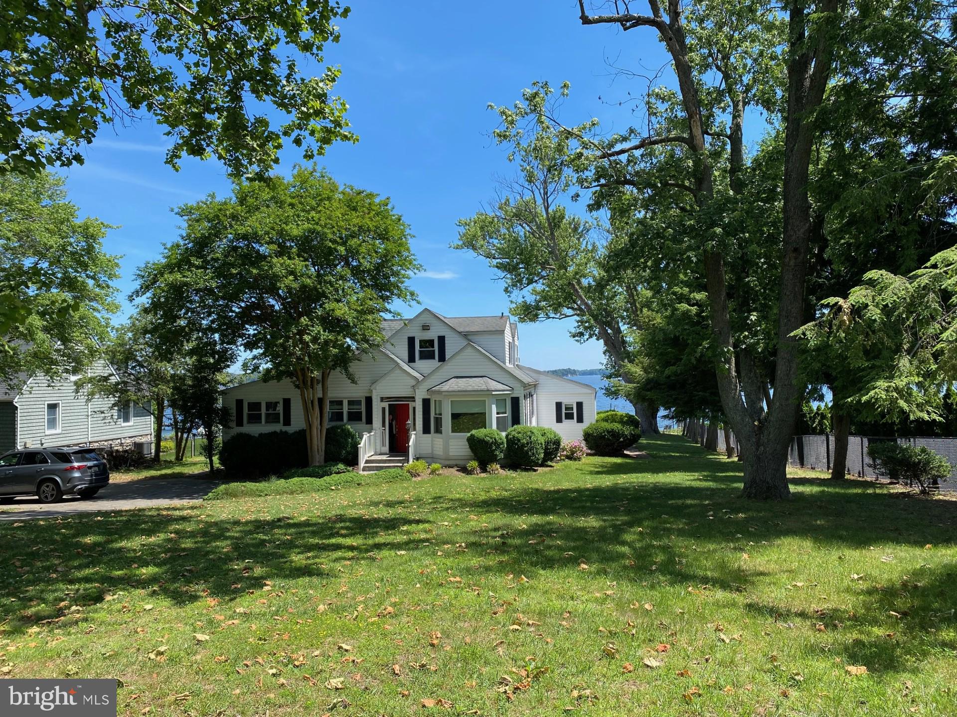 BROADWATER BEACH - Residential Lease