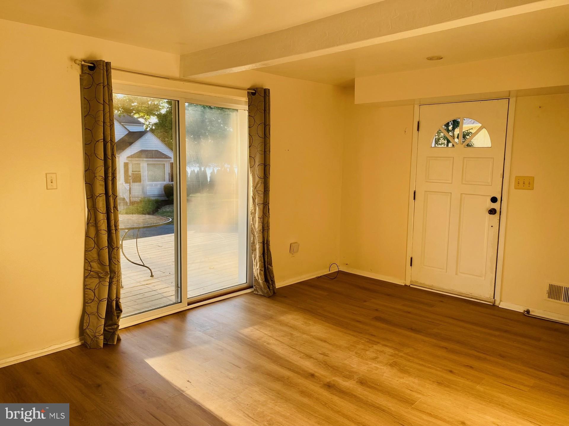 BROADWATER BEACH - Residential Lease