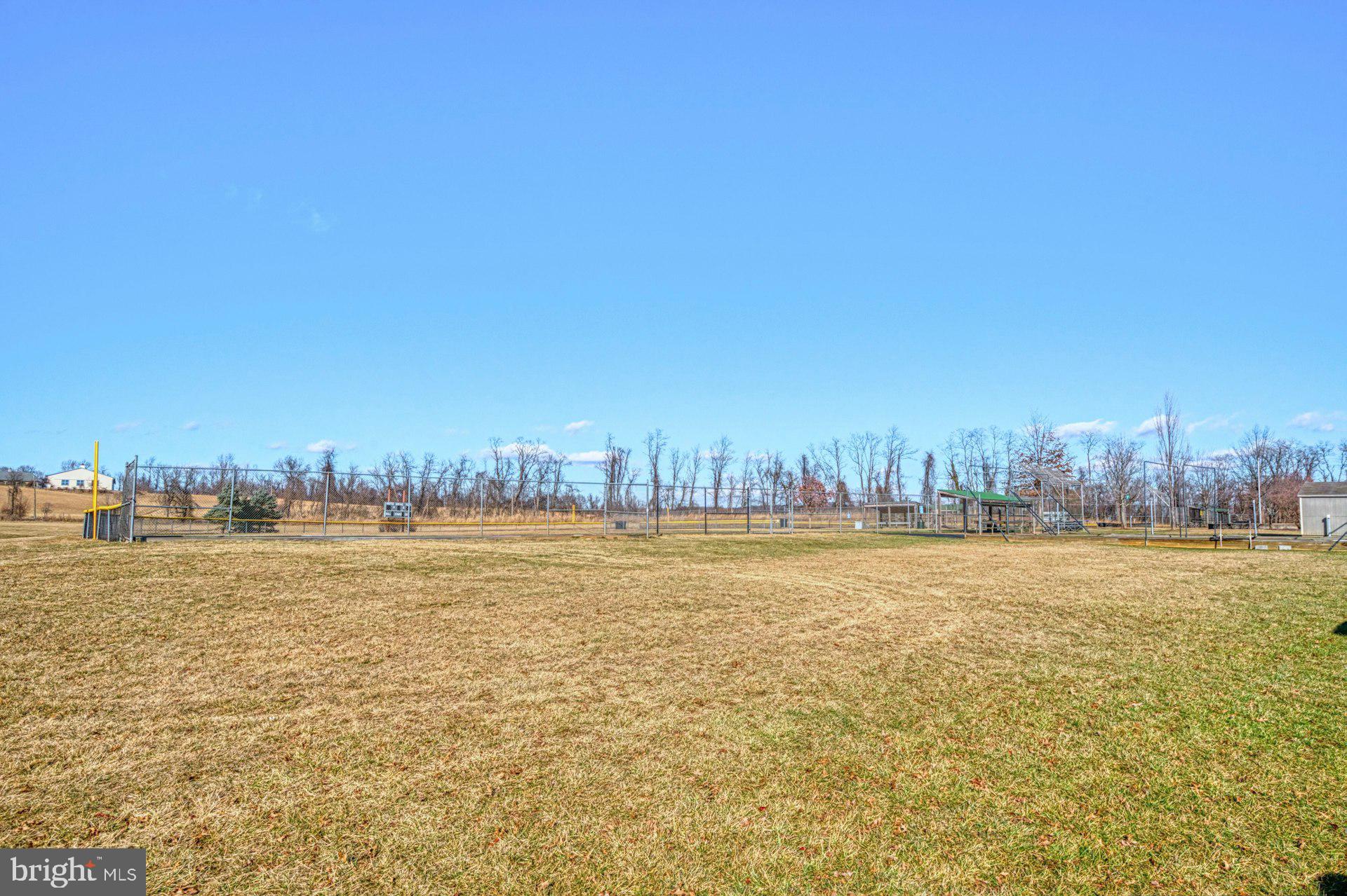 ROUND HILL - Residential