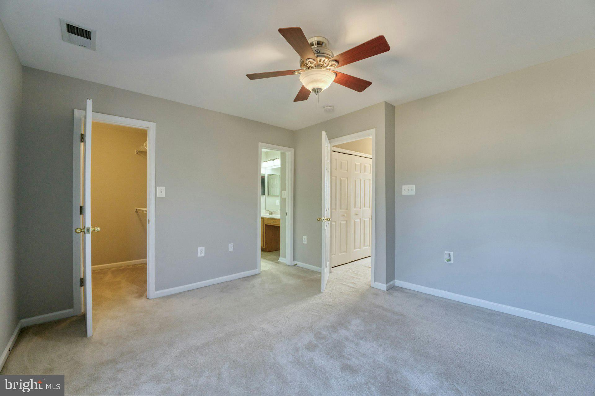 ROUND HILL - Residential