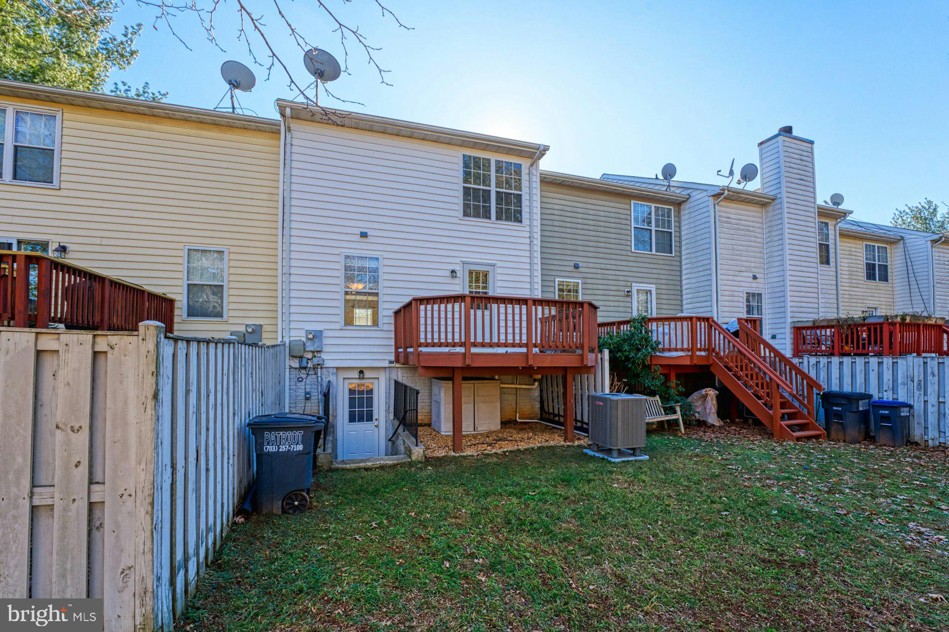 ROUND HILL - Residential