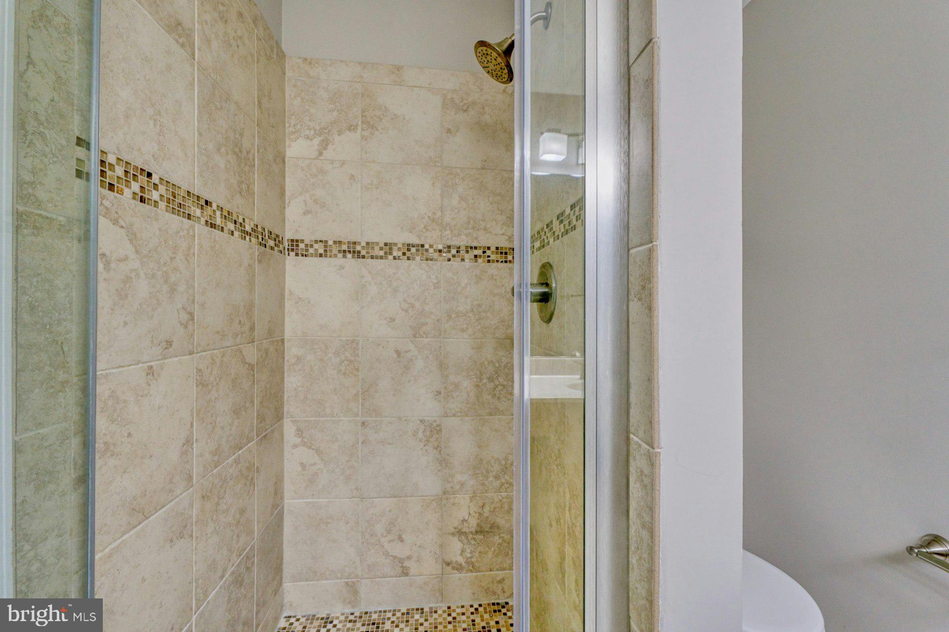 ROUND HILL - Residential