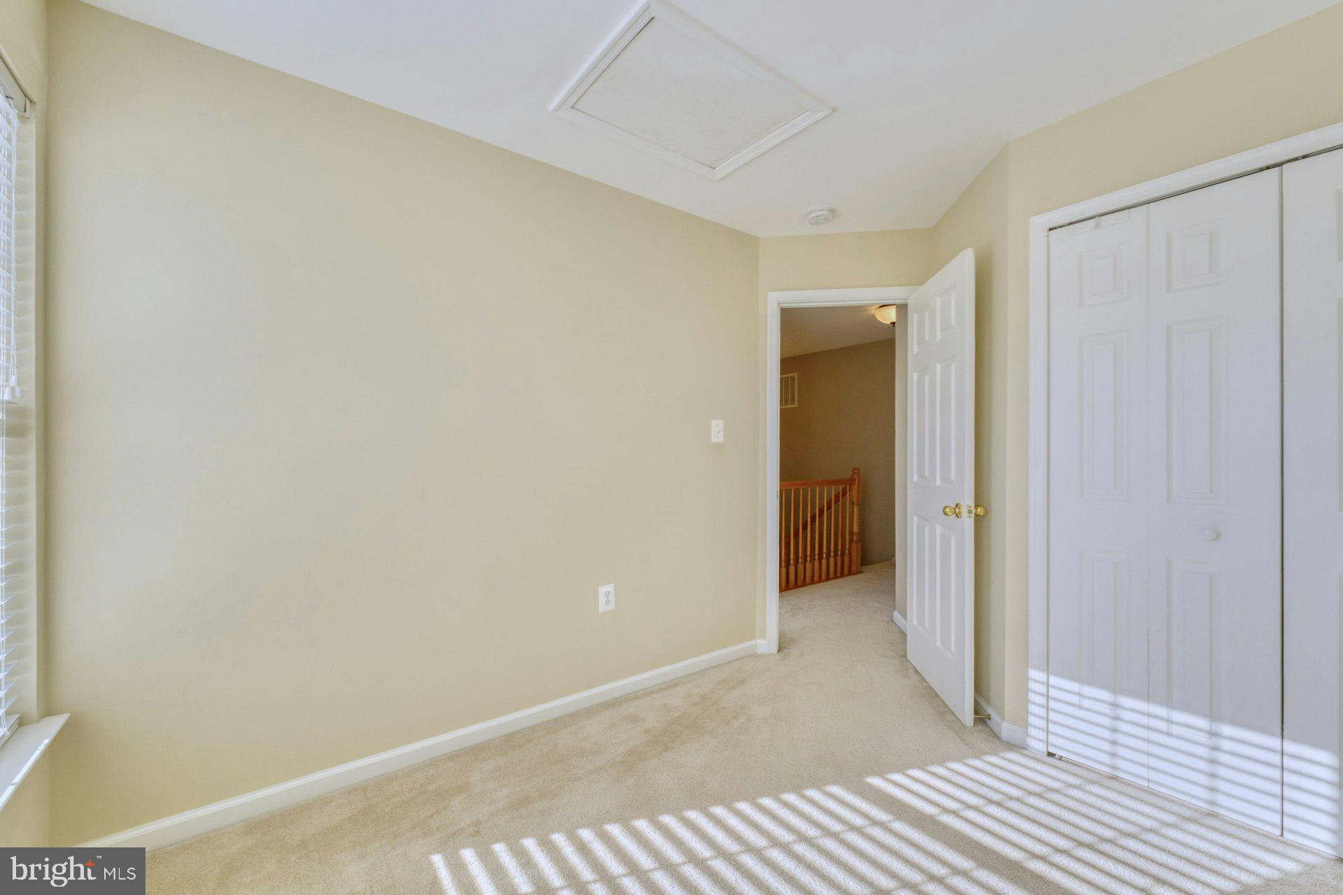 ROUND HILL - Residential