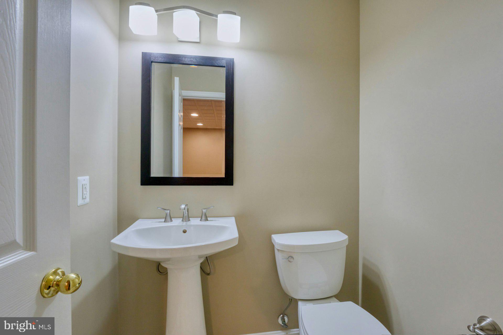 ROUND HILL - Residential