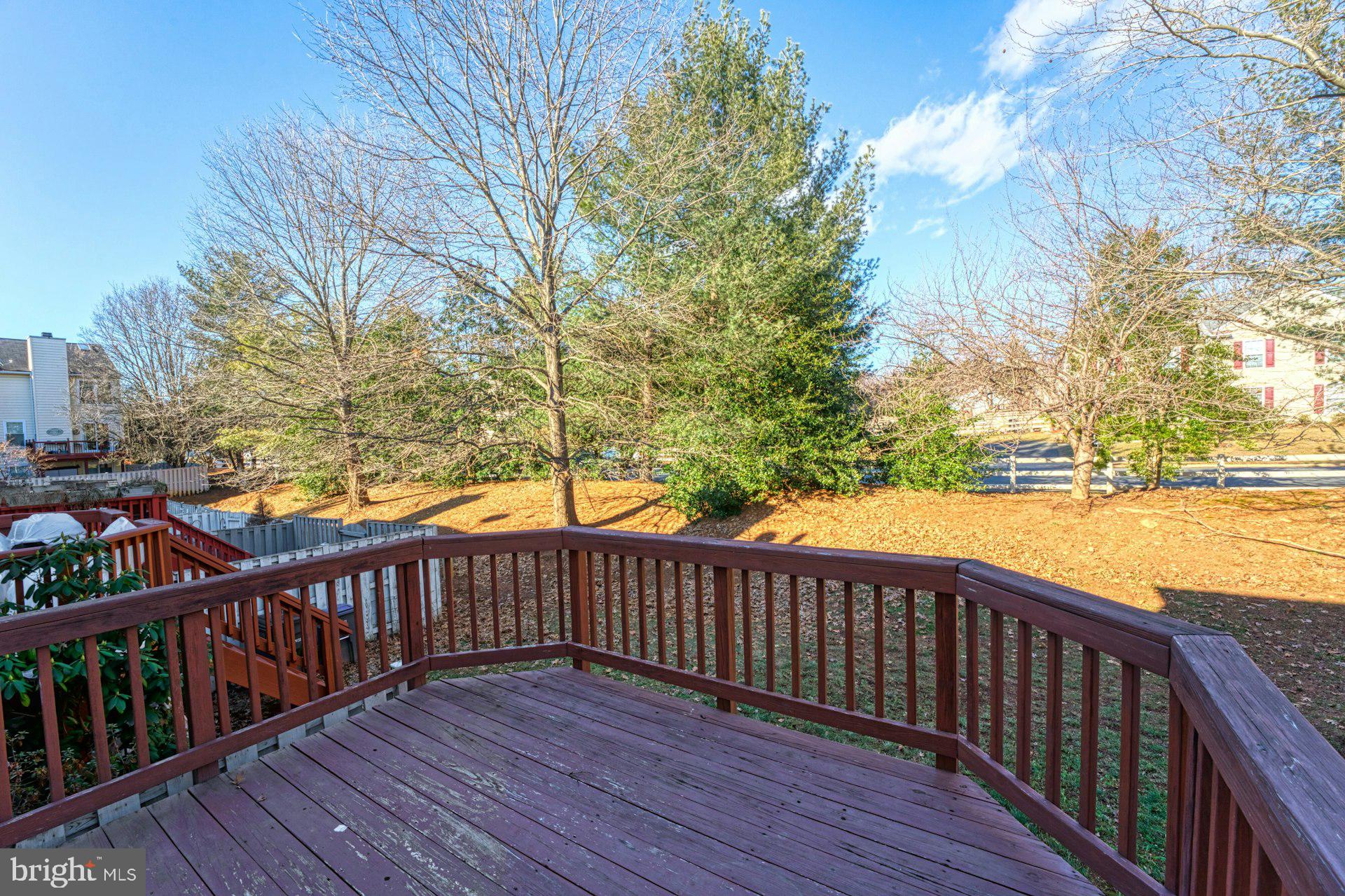 ROUND HILL - Residential