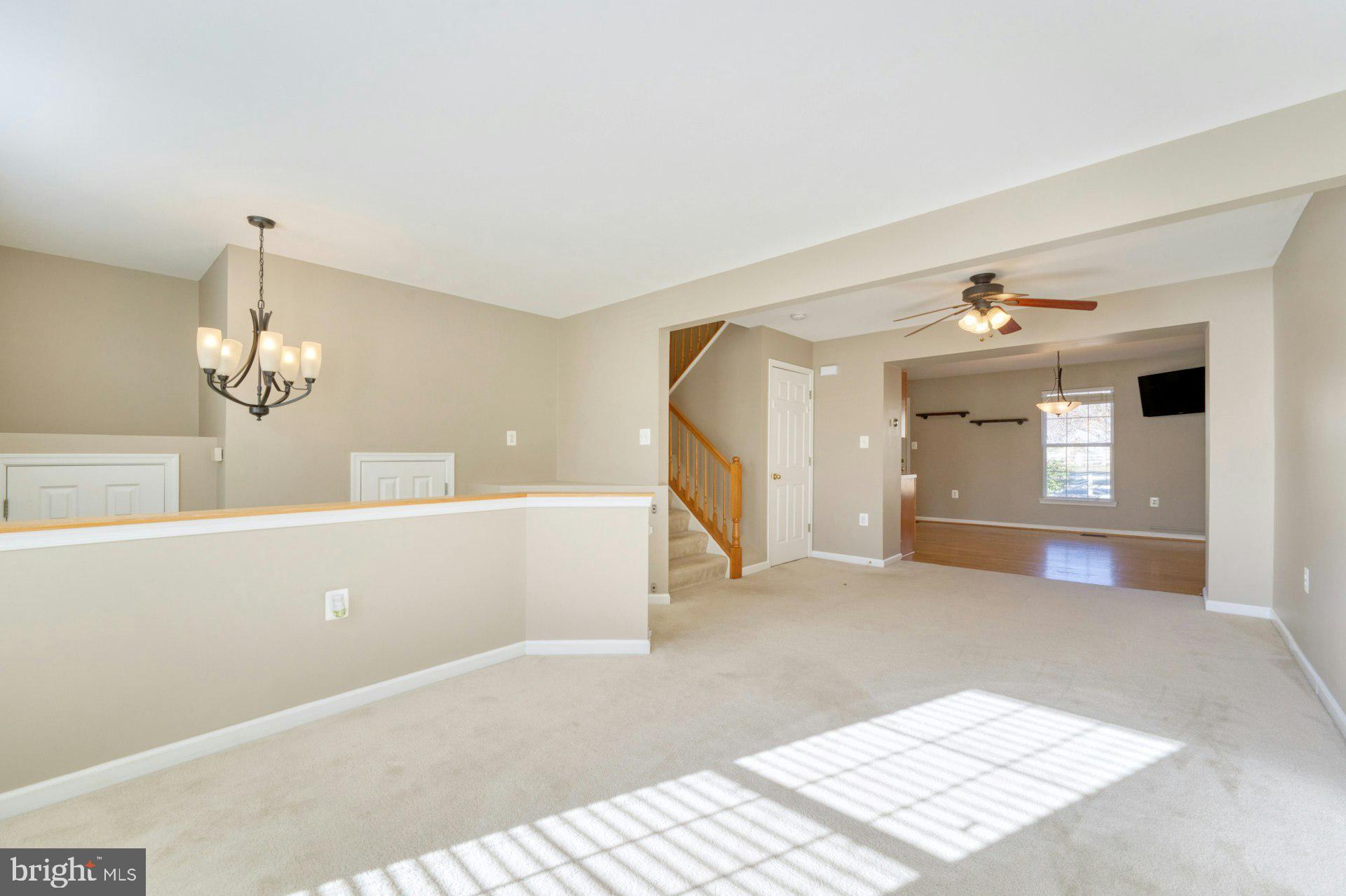 ROUND HILL - Residential