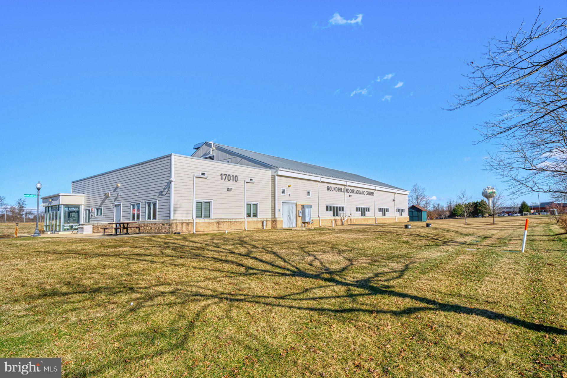 ROUND HILL - Residential