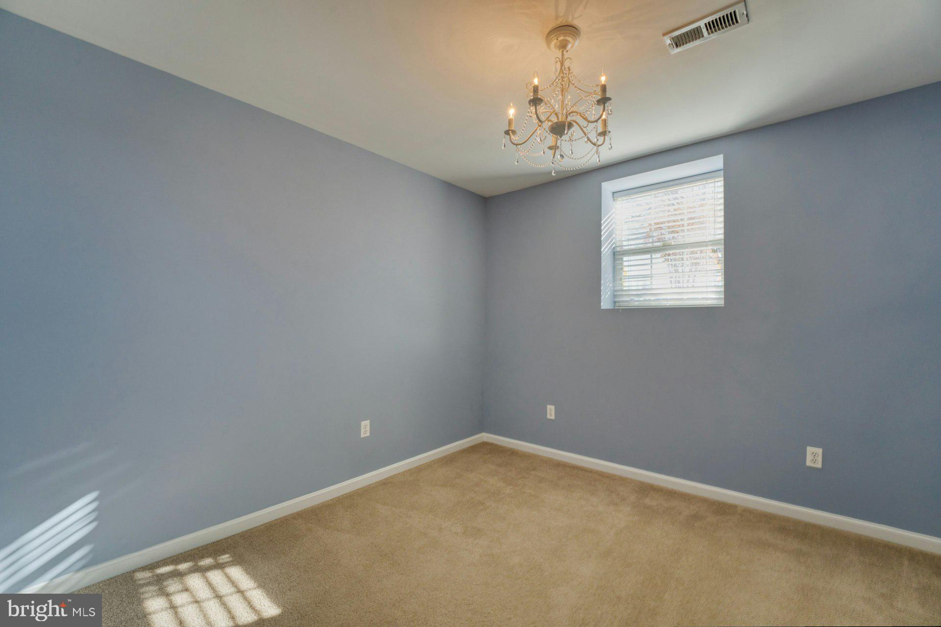 ROUND HILL - Residential