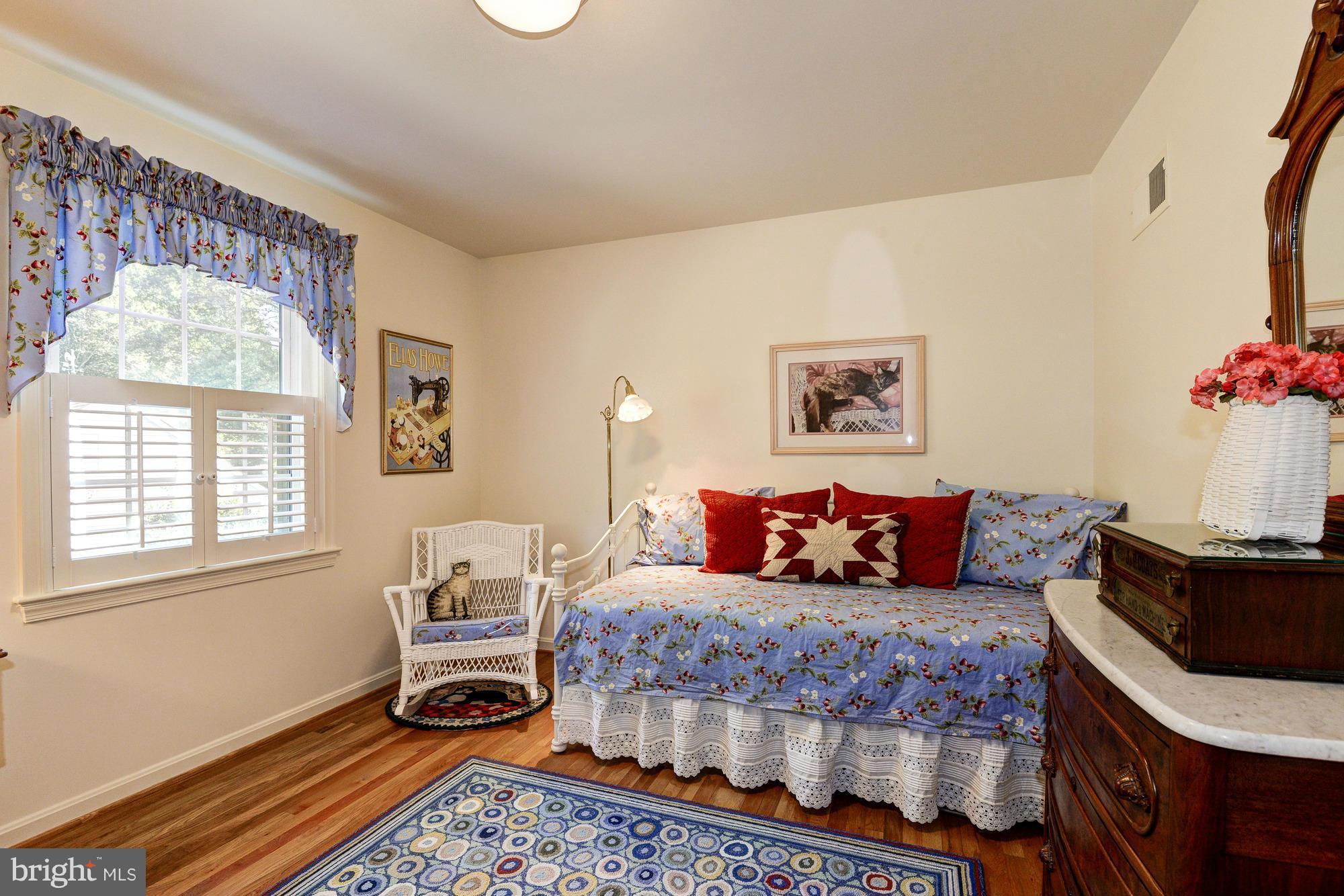 RIVER FALLS - Residential