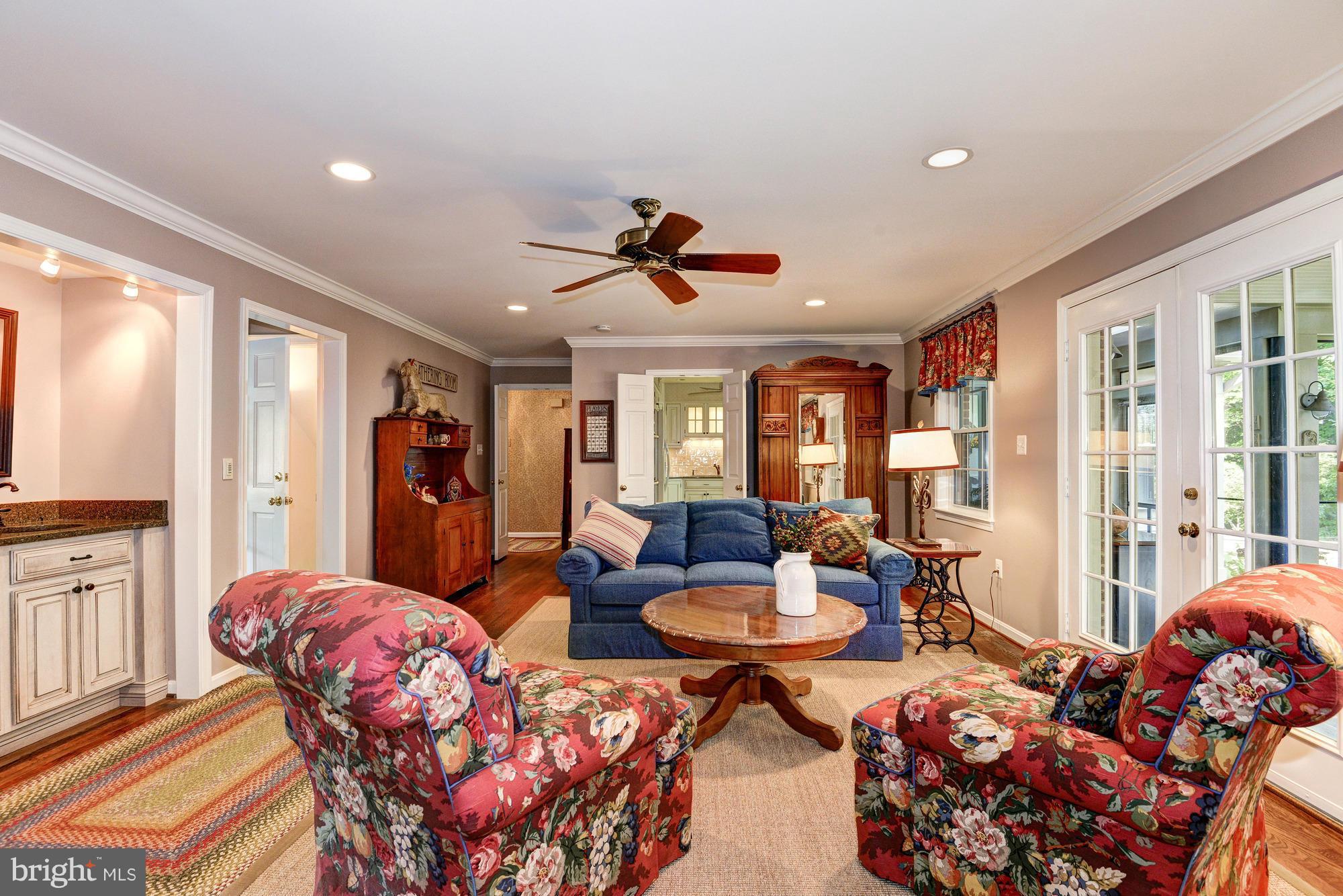 RIVER FALLS - Residential