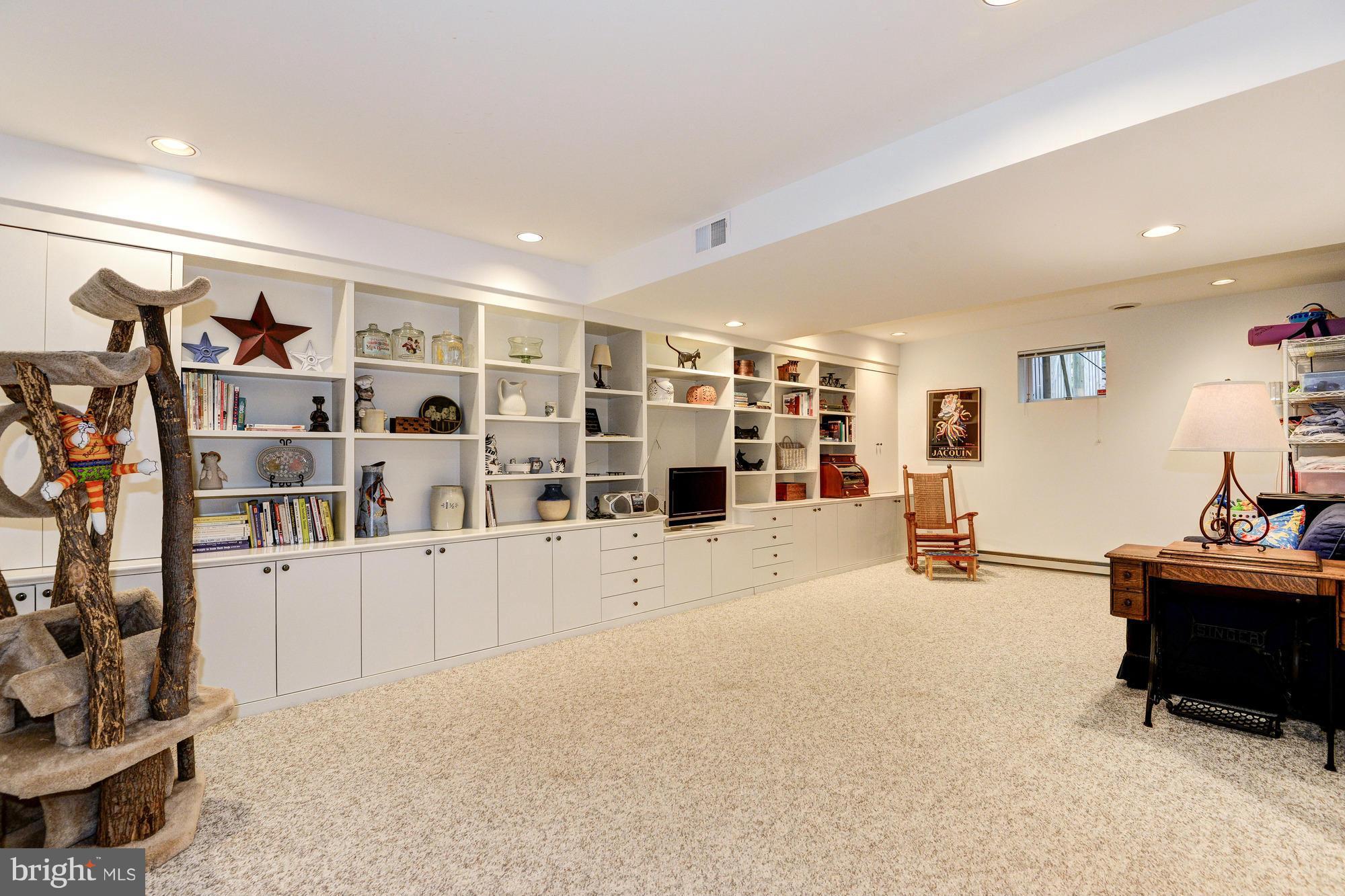 RIVER FALLS - Residential