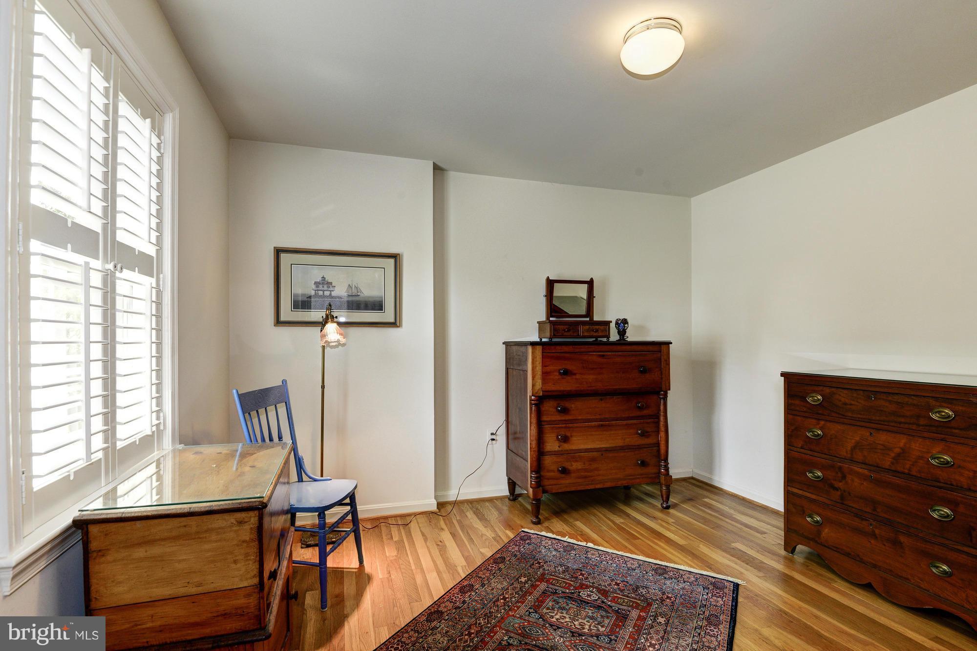 RIVER FALLS - Residential