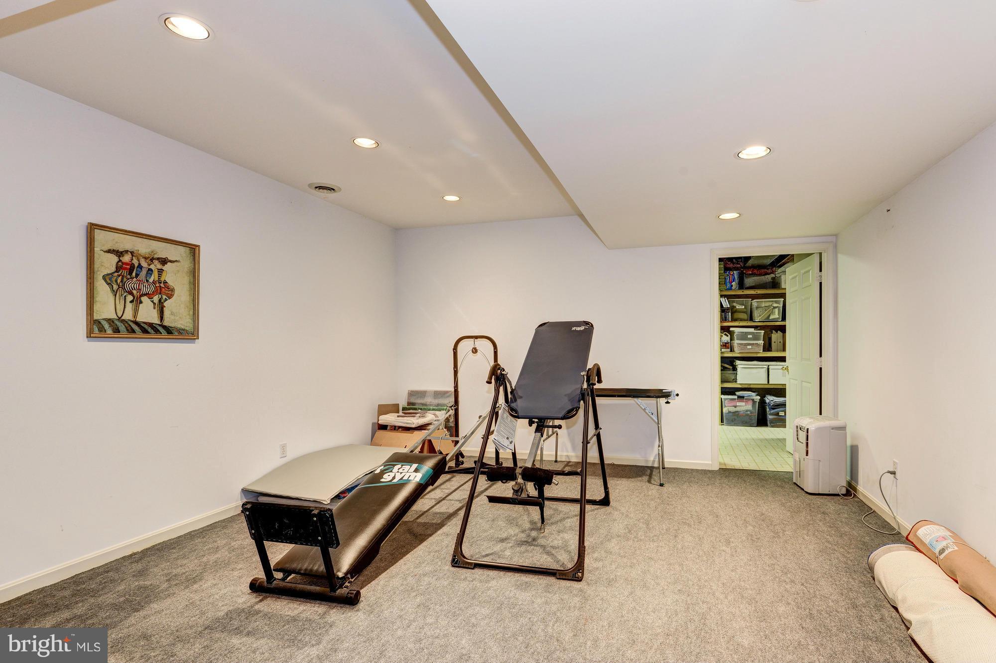 RIVER FALLS - Residential