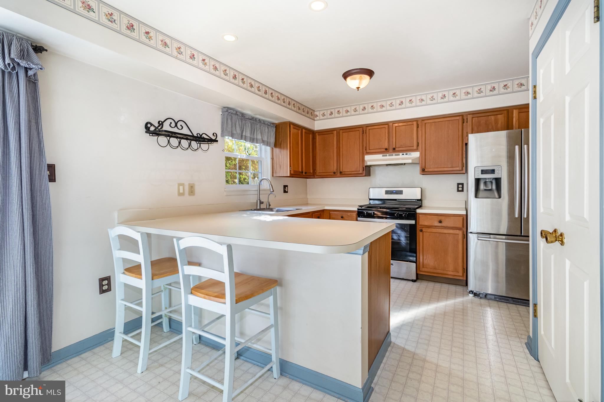 SPRING KNOLL - Residential