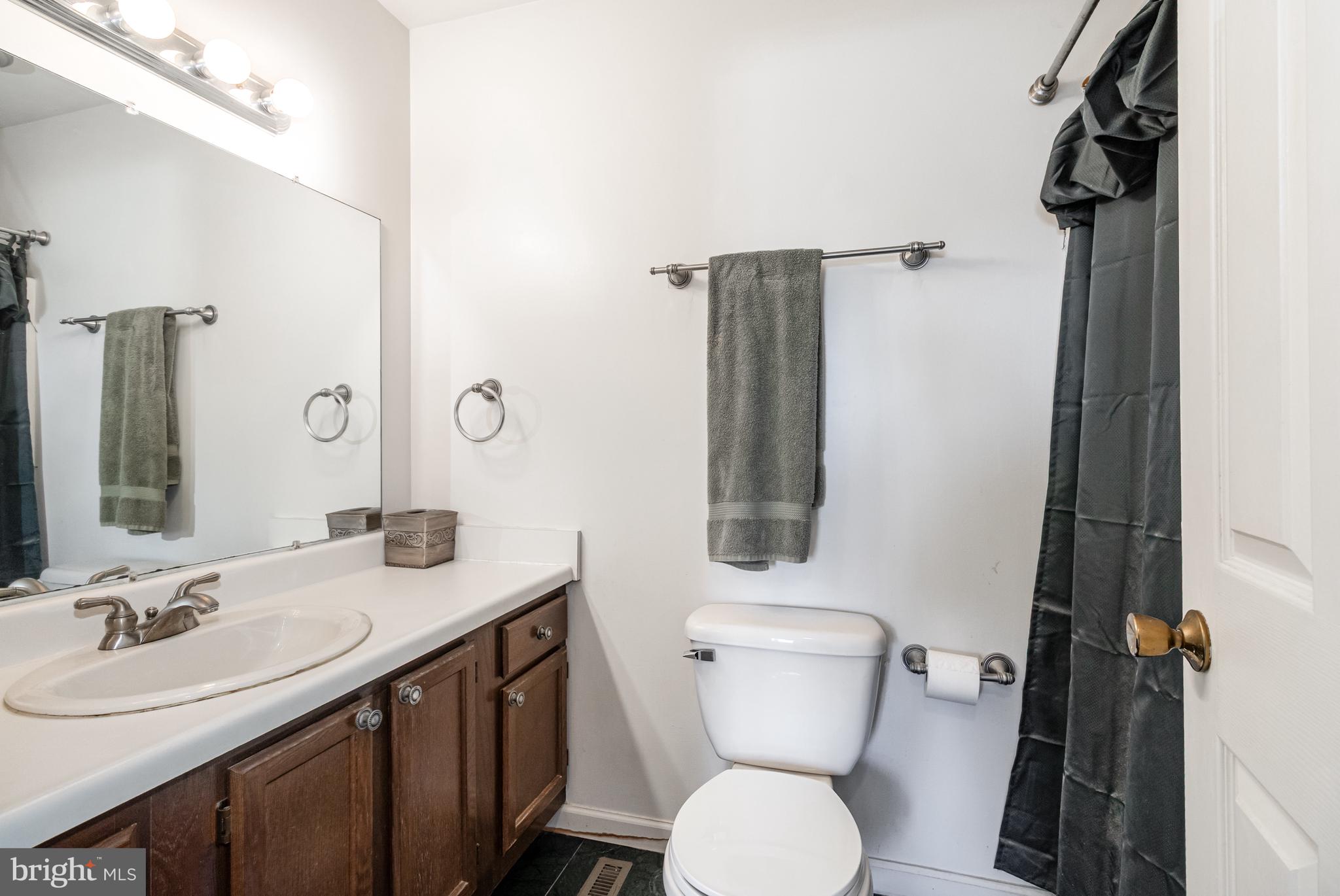 SPRING KNOLL - Residential