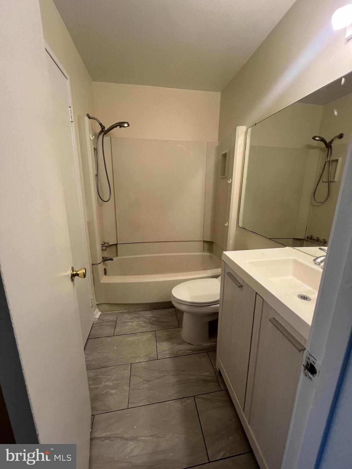 ESSEX PLACE - Residential