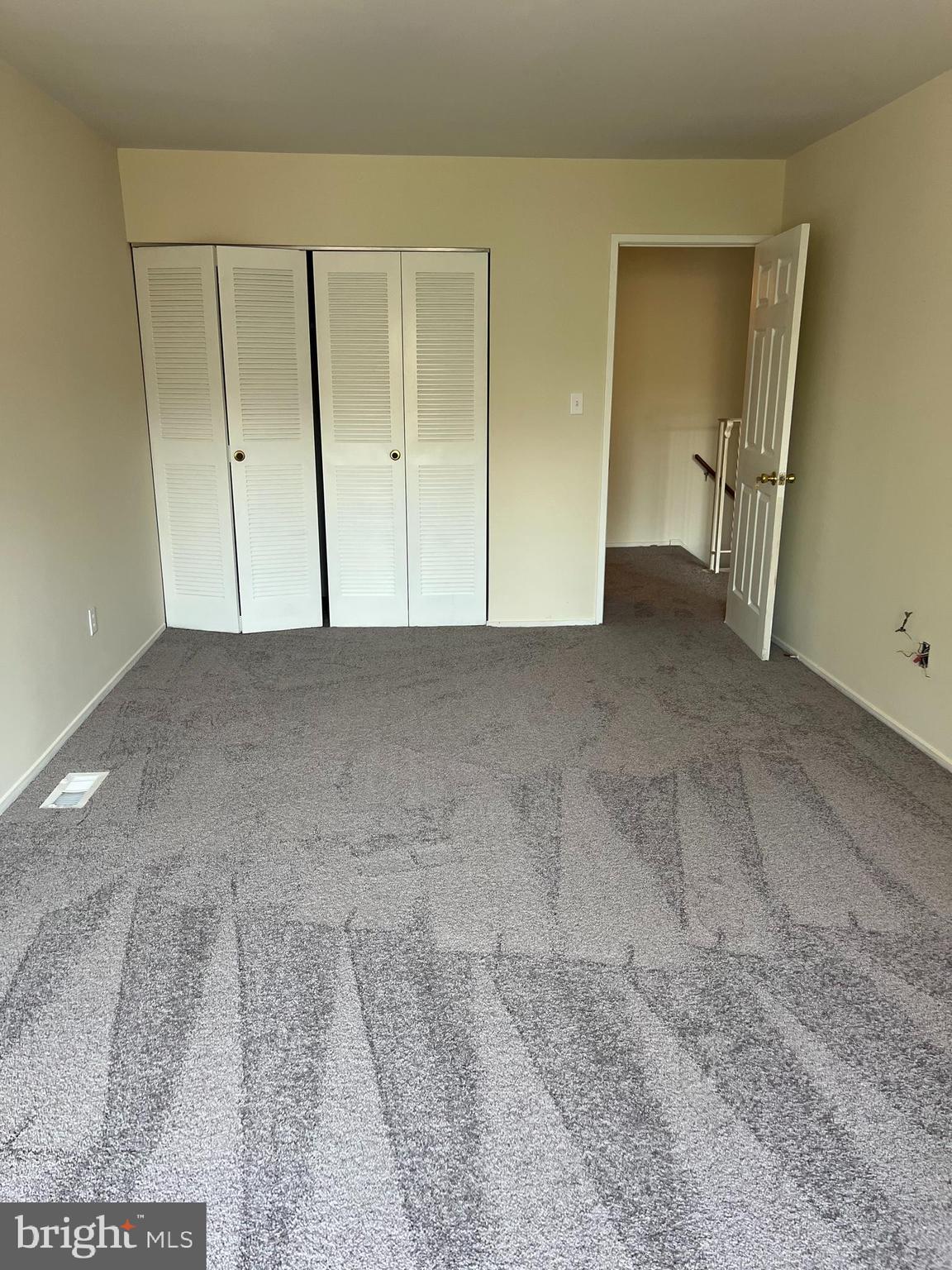 ESSEX PLACE - Residential