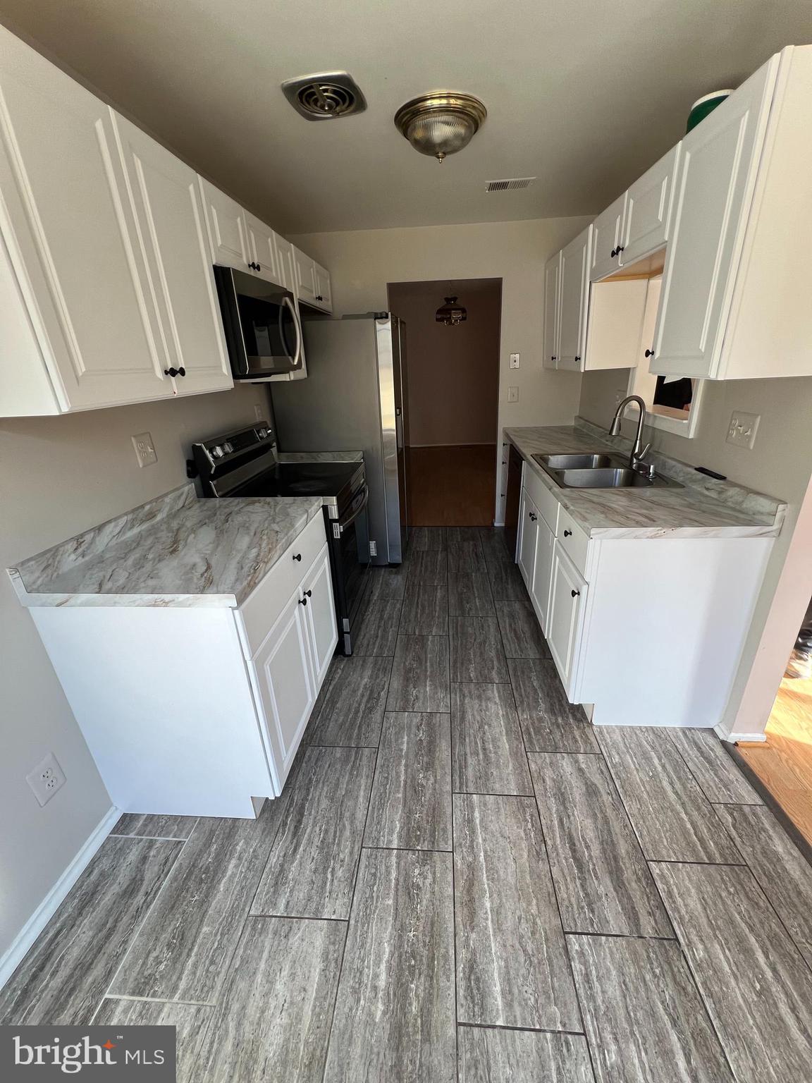 ESSEX PLACE - Residential