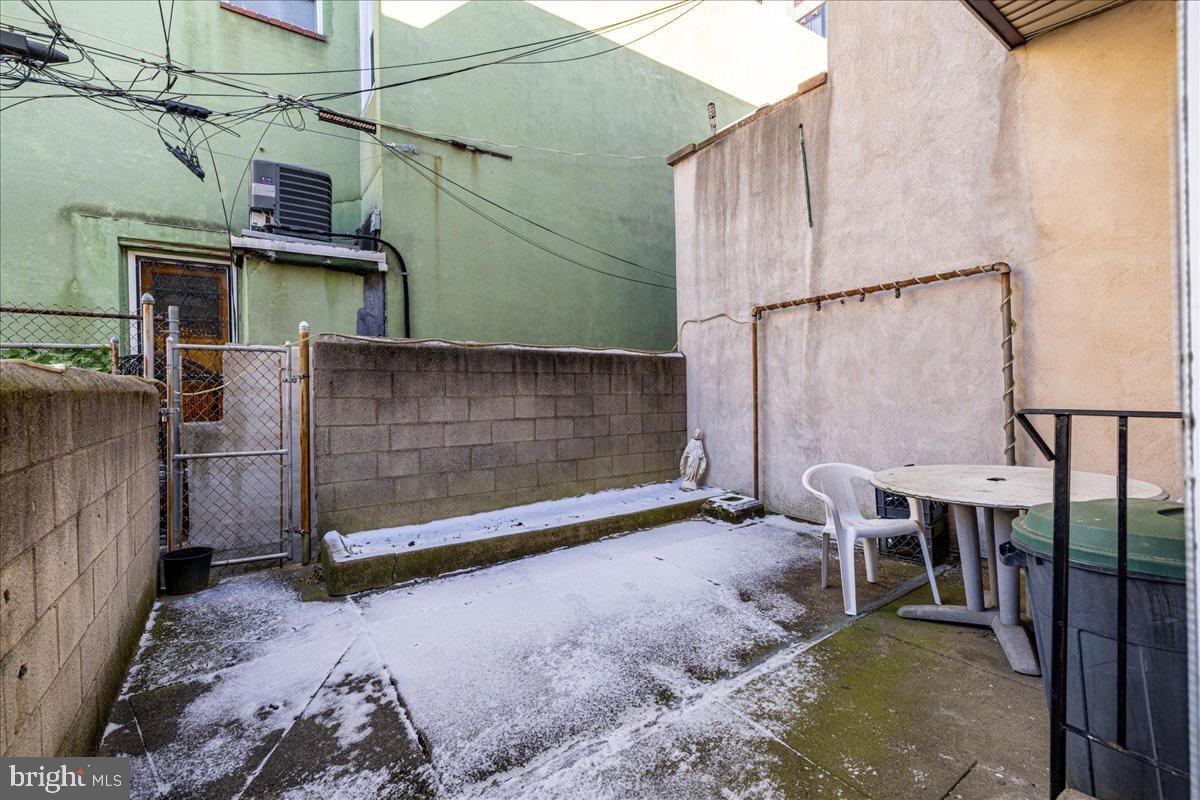 LOWER MOYAMENSING - Residential