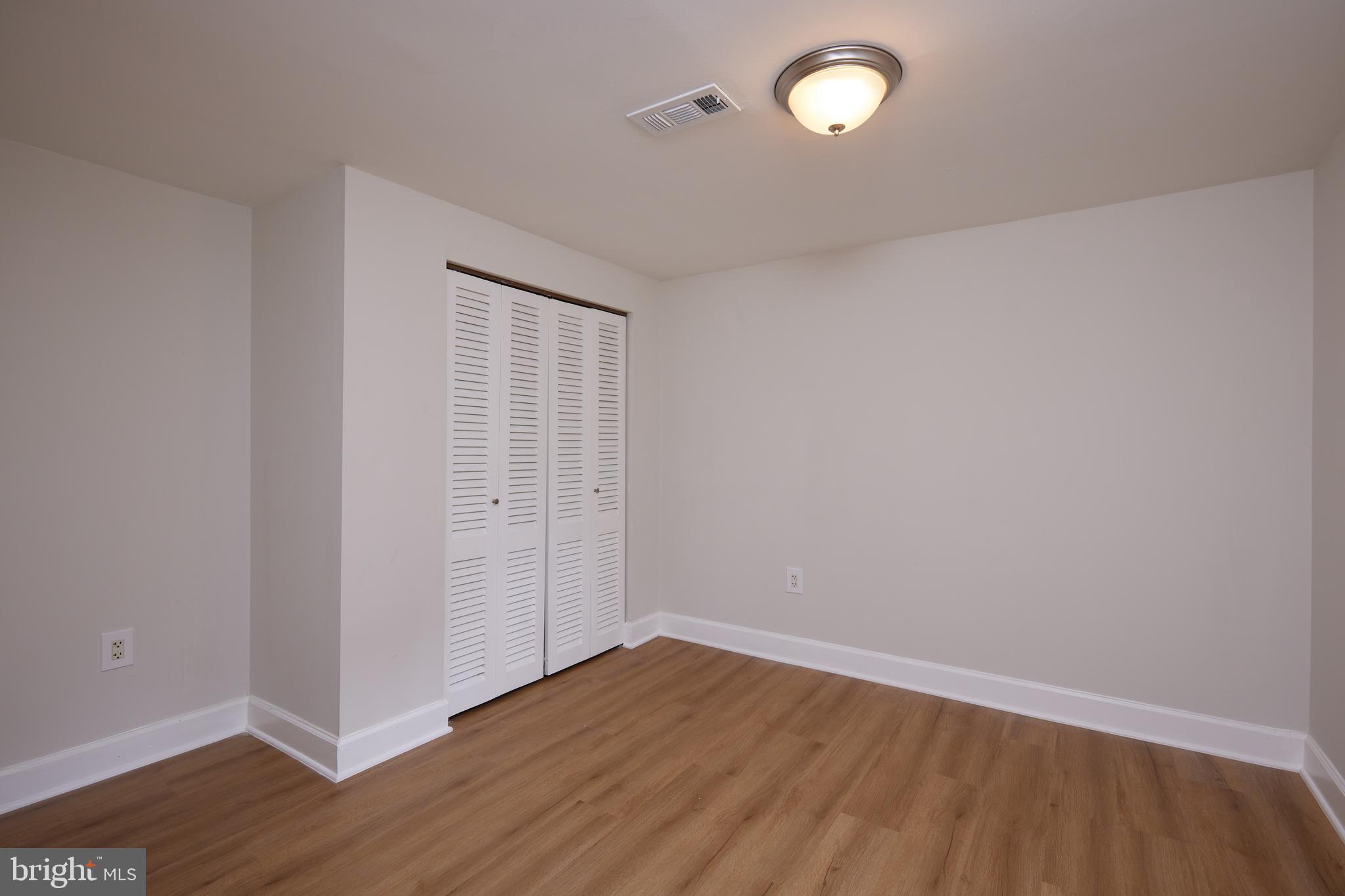 CONNECTICUT GARDENS - Residential