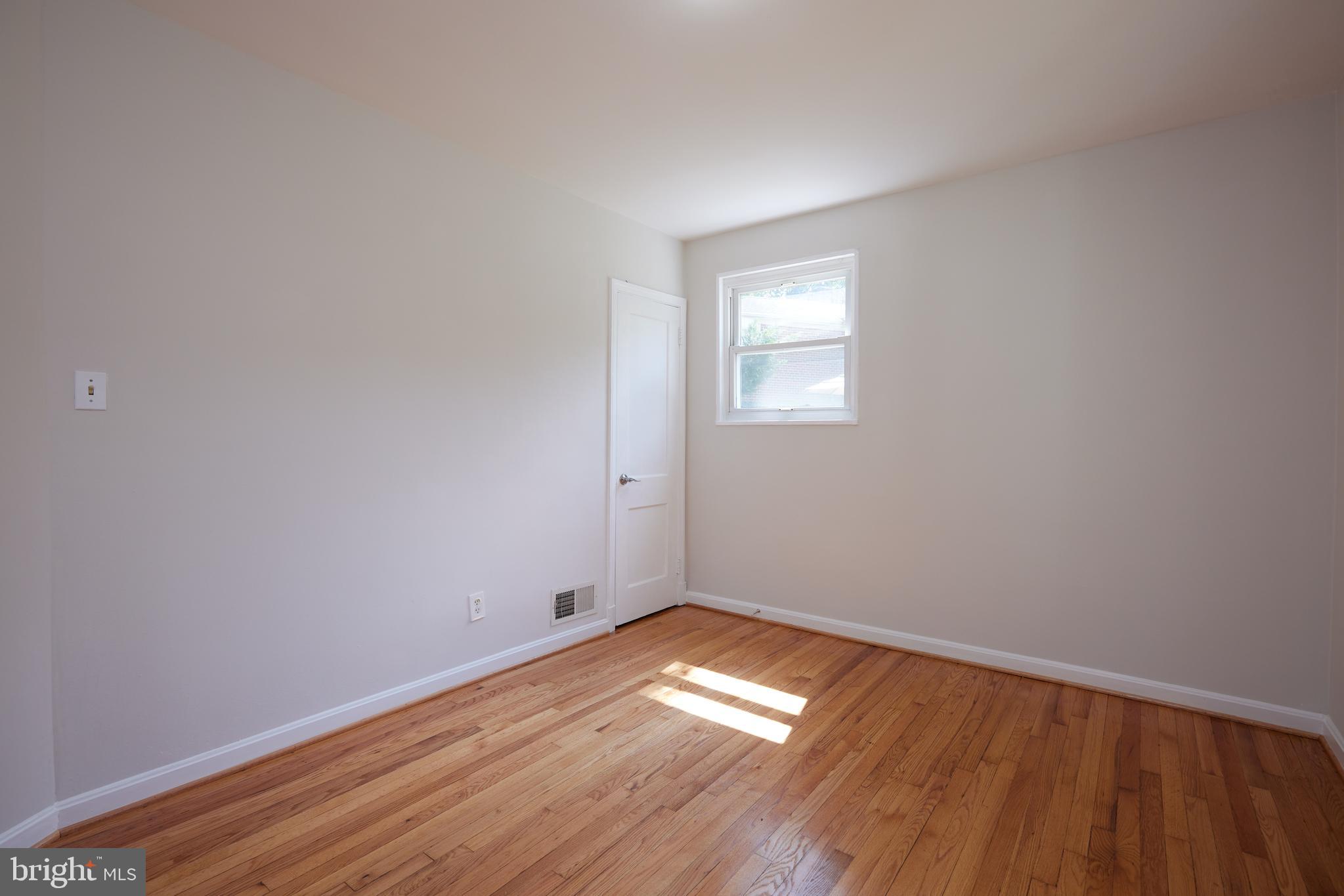 CONNECTICUT GARDENS - Residential