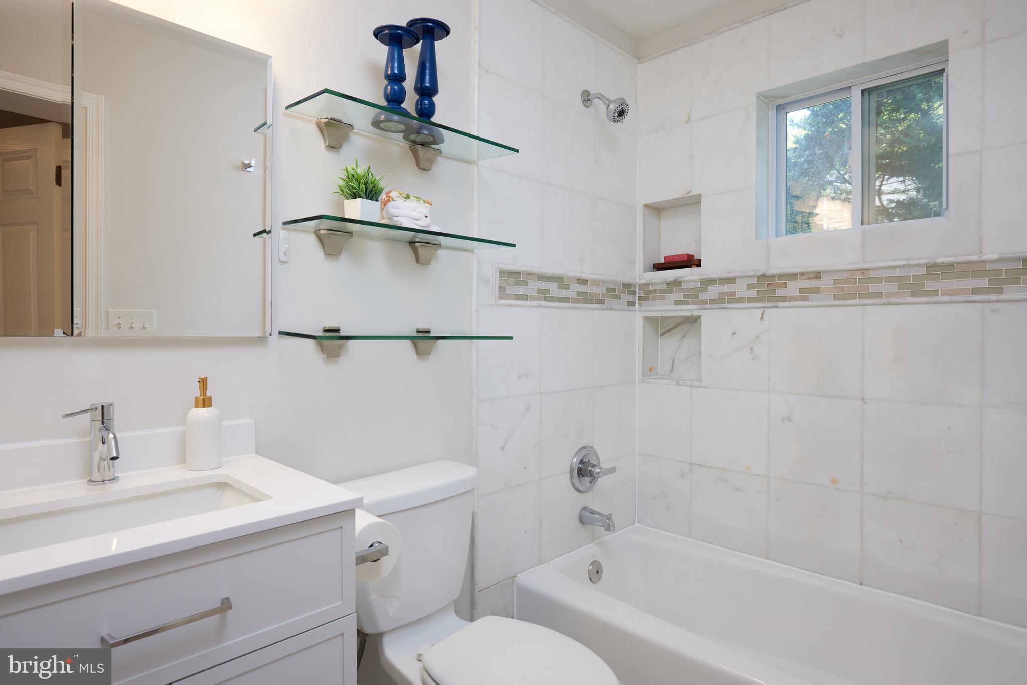 CONNECTICUT GARDENS - Residential