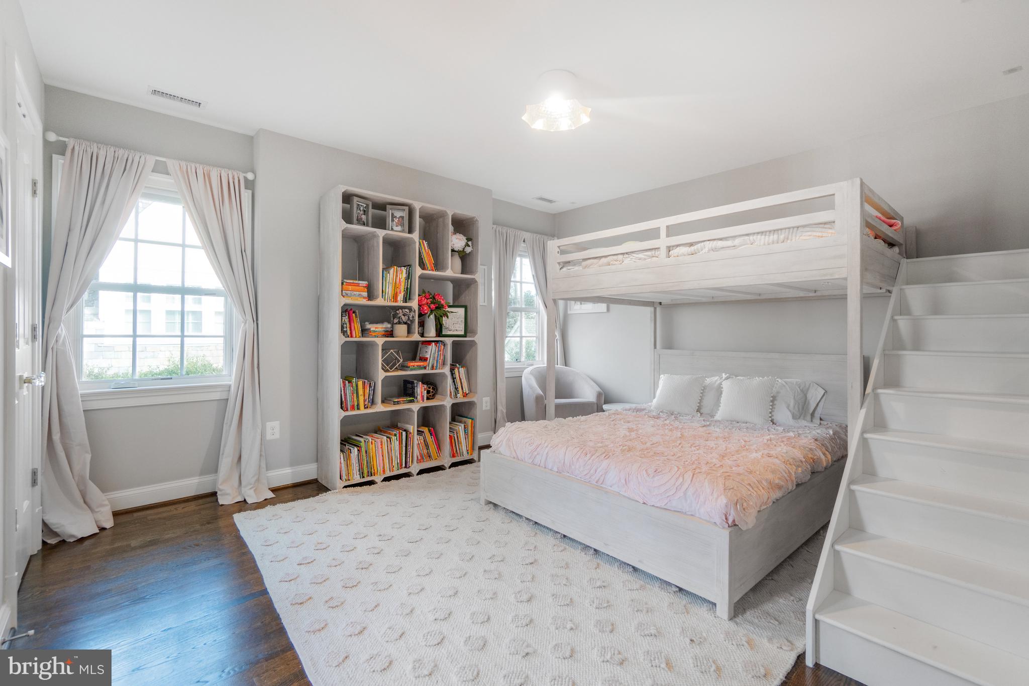 CHEVY CHASE VILLAGE - Residential