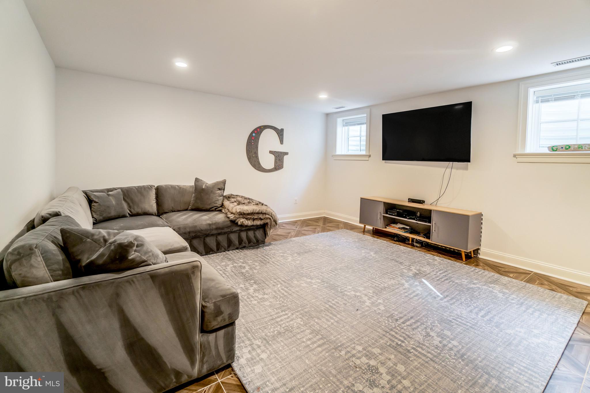 CHEVY CHASE VILLAGE - Residential