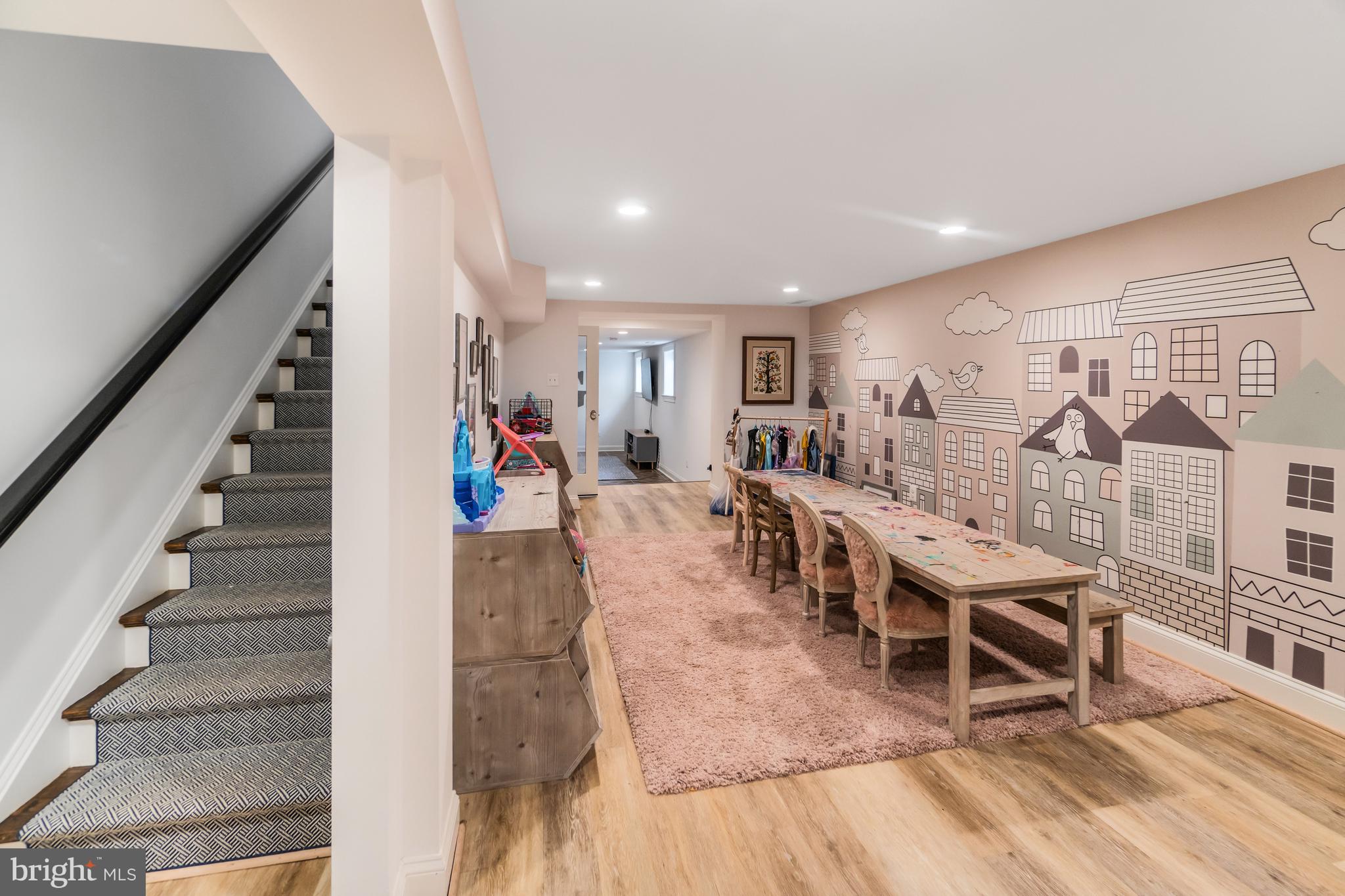 CHEVY CHASE VILLAGE - Residential