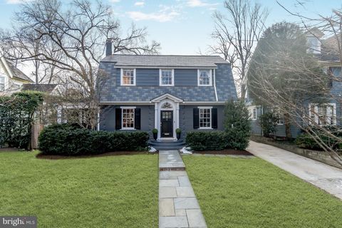 Photo of 12 Hesketh Street, CHEVY CHASE, MD 20815 (MLS # MDMC2166590)