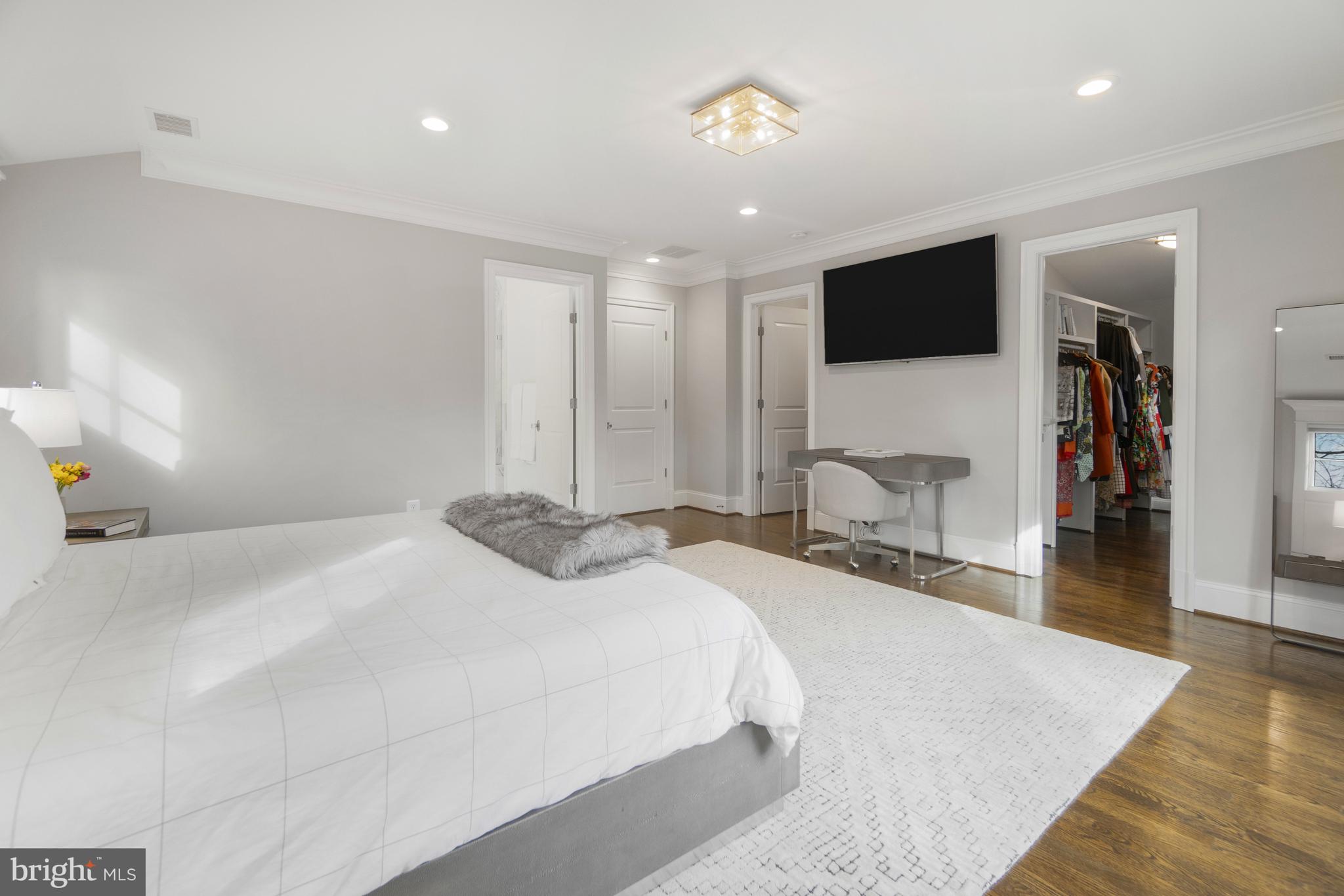 CHEVY CHASE VILLAGE - Residential